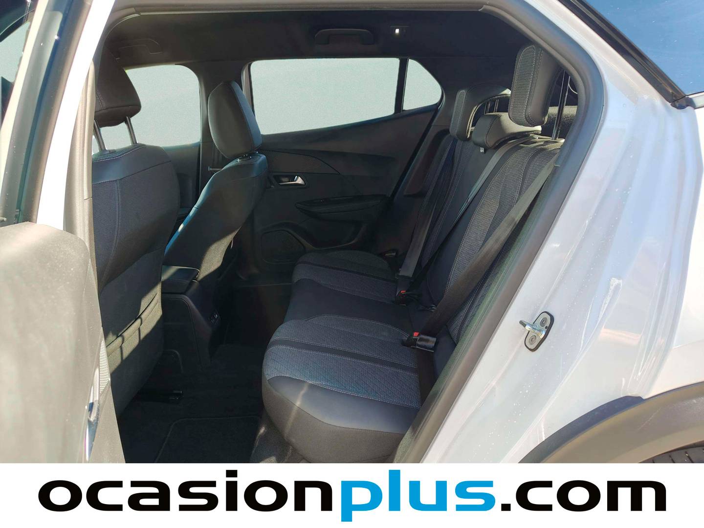 Foto asientos traseros Peugeot 2008 Peugeot 2008 Allure Hybrid eDCS6 (145 CV)