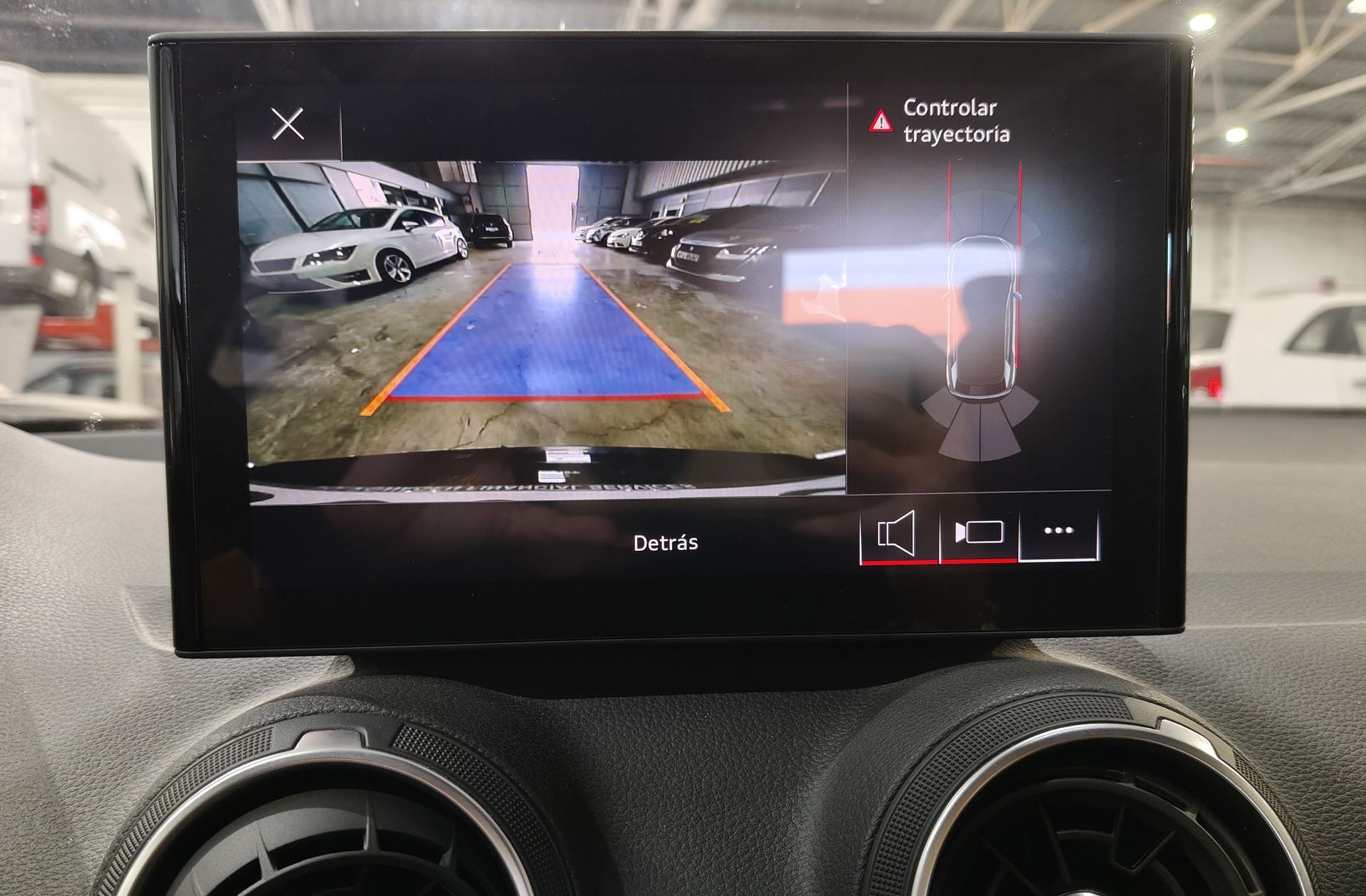 Audi Q2 Advanced 30 TFSI - foto 8
