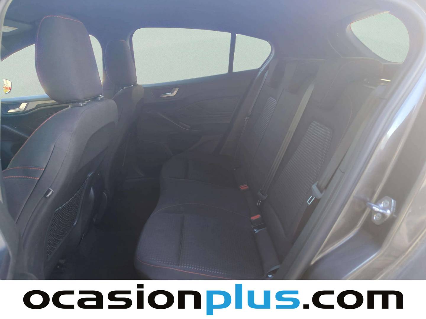 Foto asientos traseros Ford Focus Ford Focus 1.0 Ecoboost MHEV ST-Line Auto (155 CV)