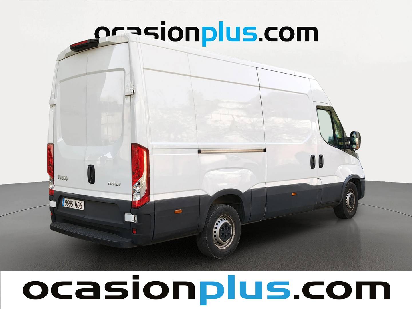 Foto trasera Iveco Daily Iveco Daily Furgon 35S 16 V 3520L/H2 (156 CV) derecha