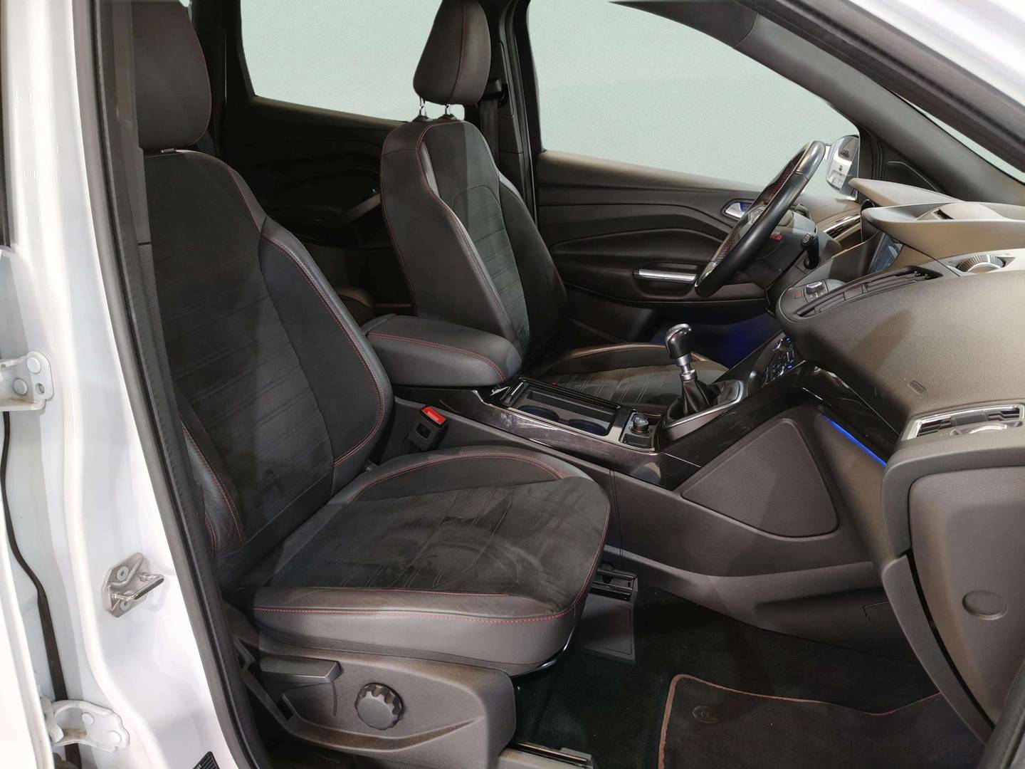 Ford Kuga Ford Kuga 2.0 TDCI ST-Line 4x2 (150 CV) manual