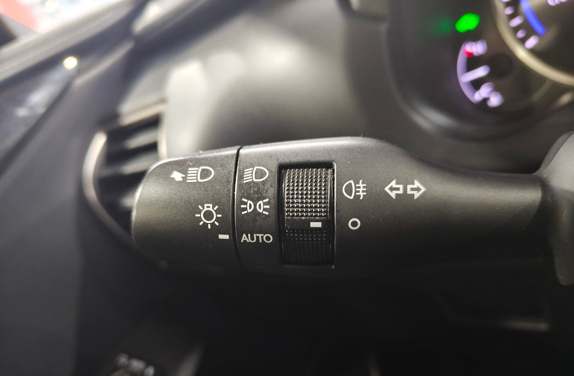 Lexus NX 300h Corporate 2WD - foto 22