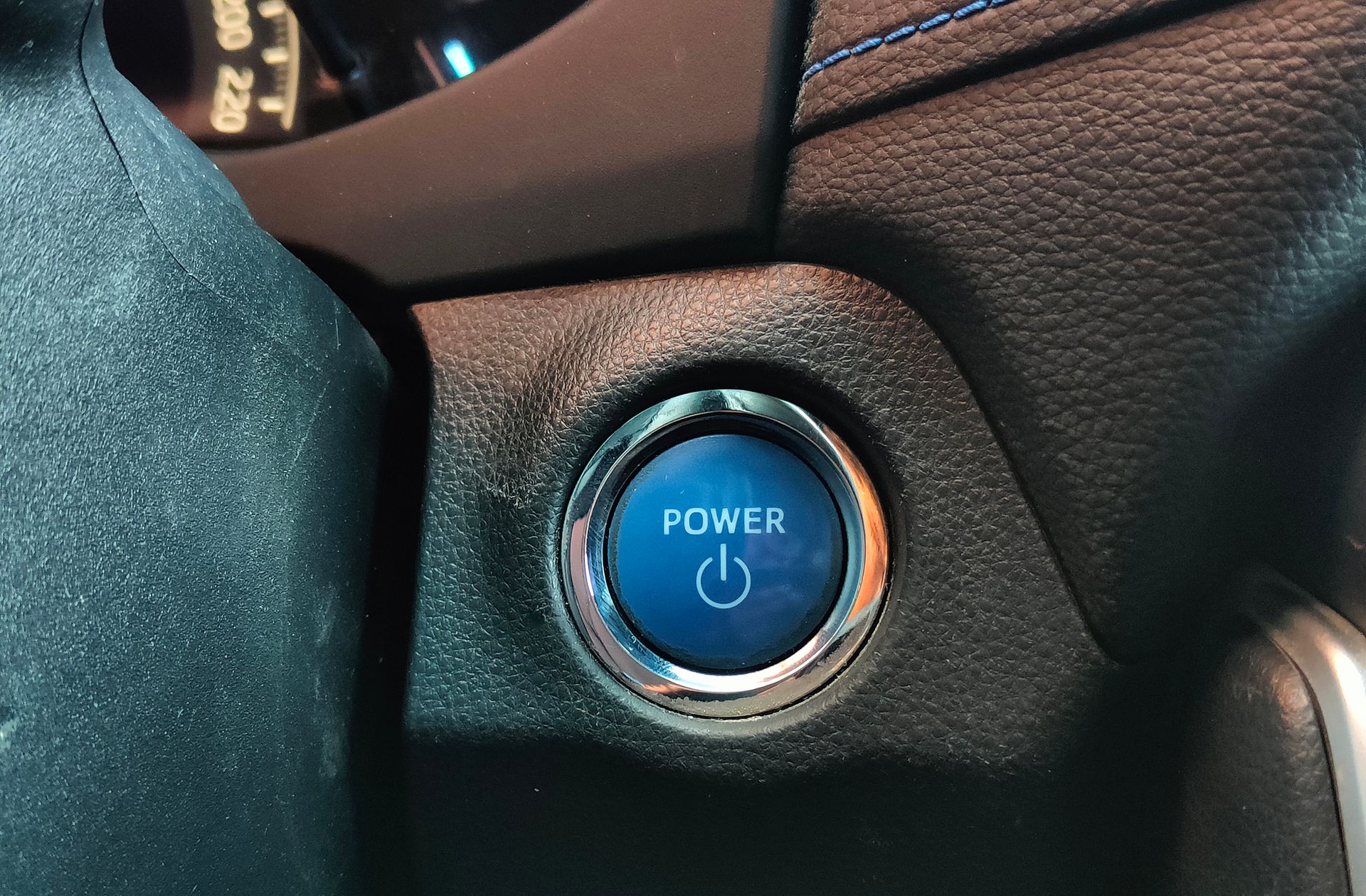 Toyota RAV4 2.5l hybrid Feel! - foto 31