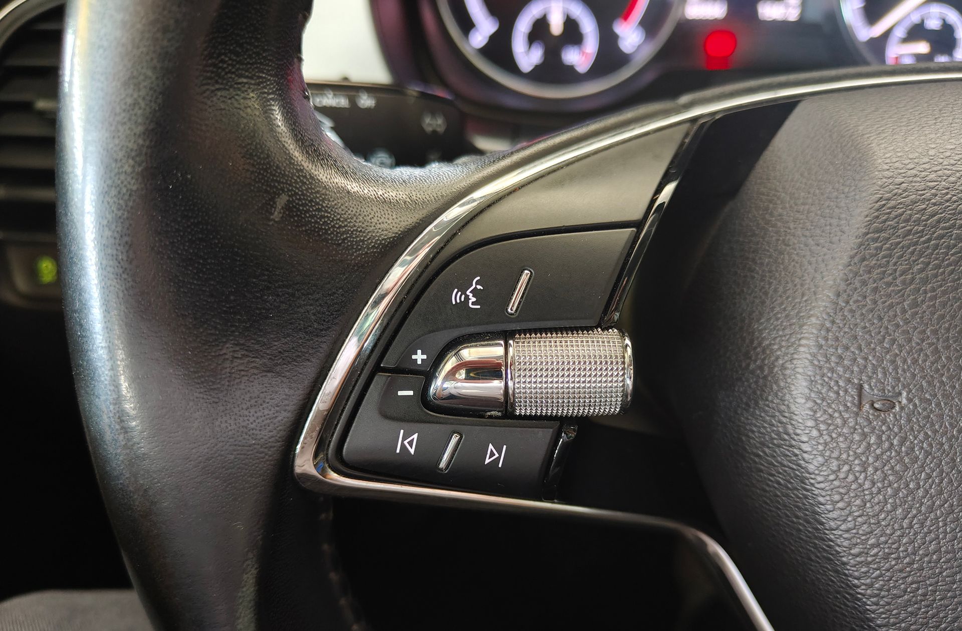 Škoda Fabia 1.0 TSI Ambition - foto 24