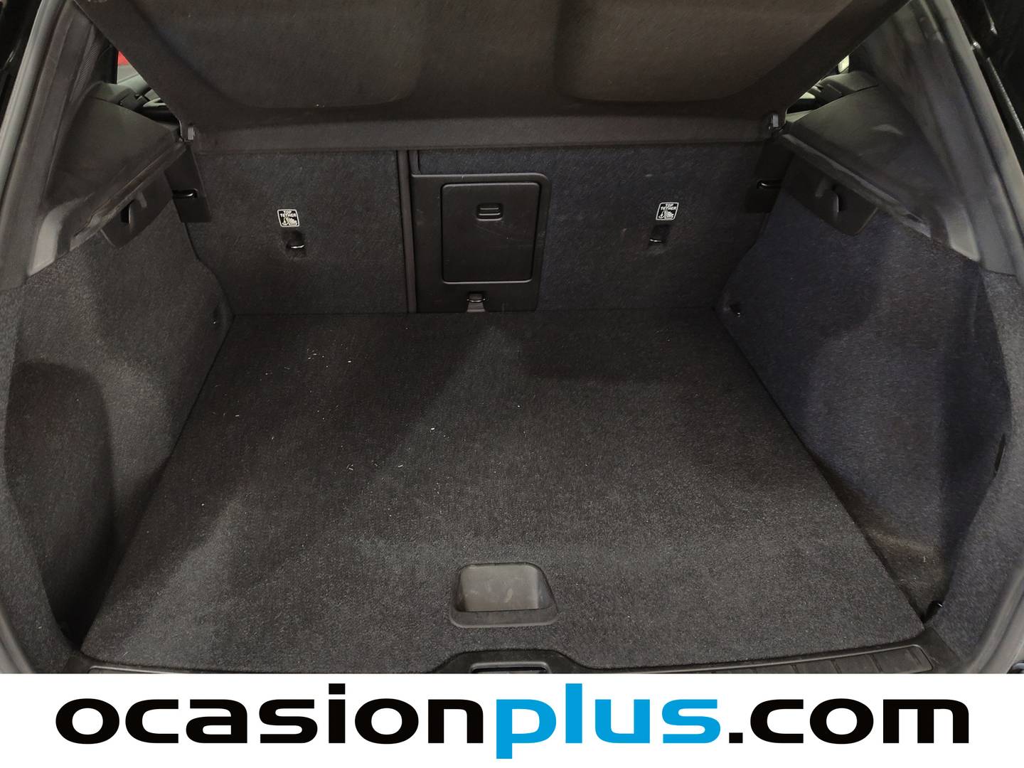 Foto Volvo XC40 Volvo XC40 T4 Momentum Auto (190 CV)