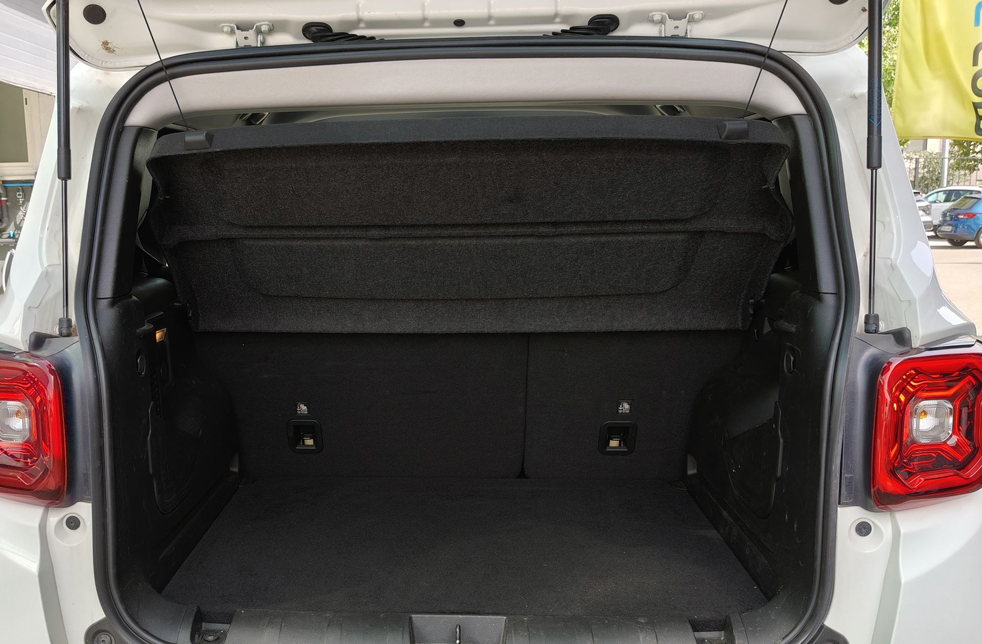 Jeep Renegade eHybrid 1.5 Limited ATX - foto 19