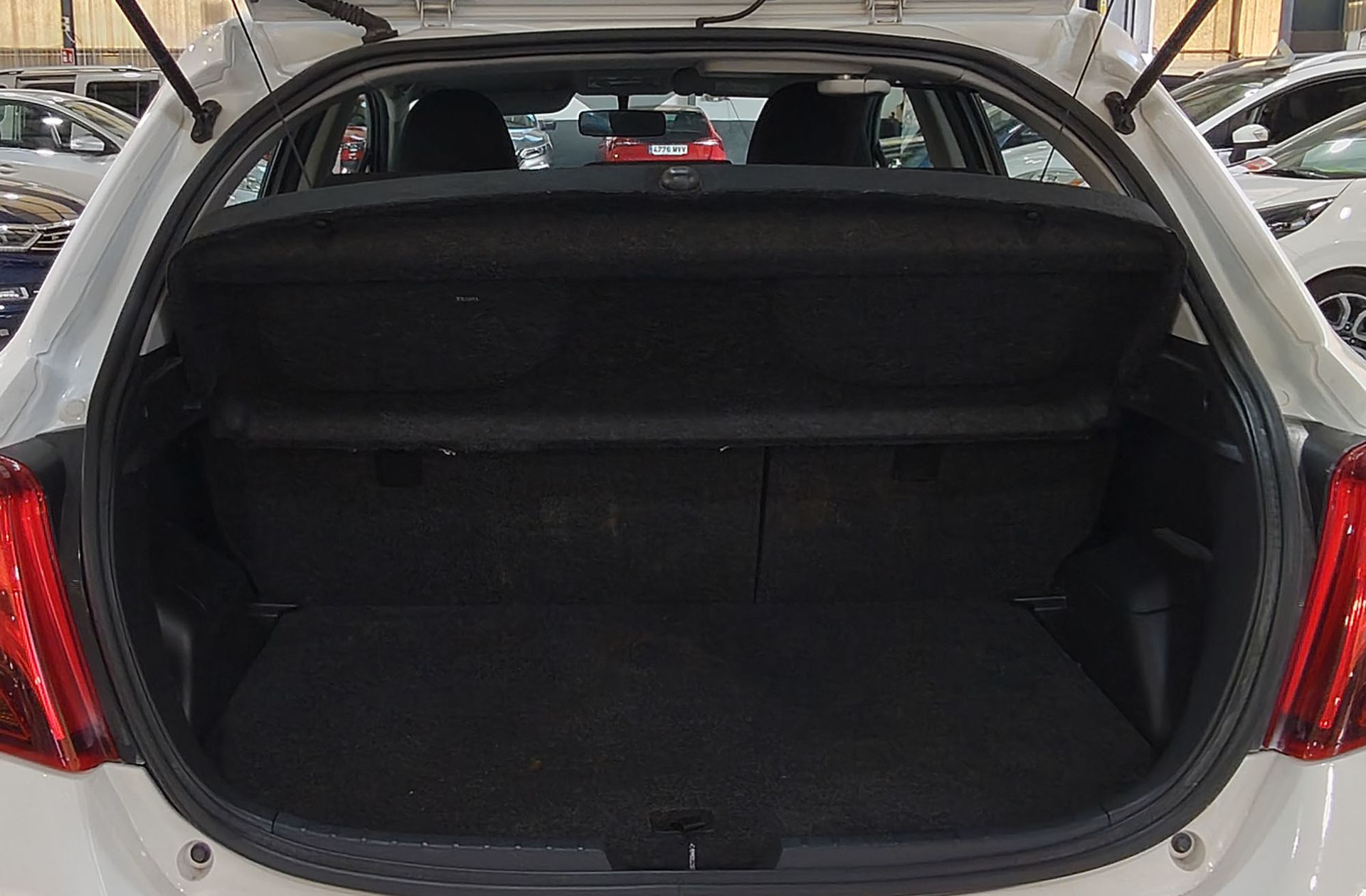 Toyota Yaris 1.4 D4-D Active - foto 13