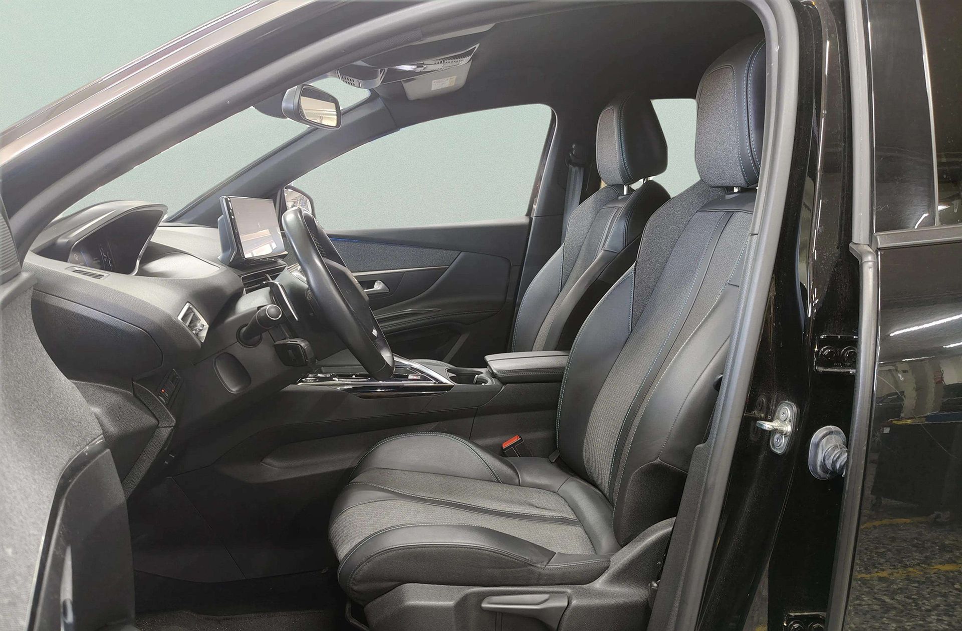 Peugeot 3008 PureTech 130 Allure Pack EAT8 - foto 13