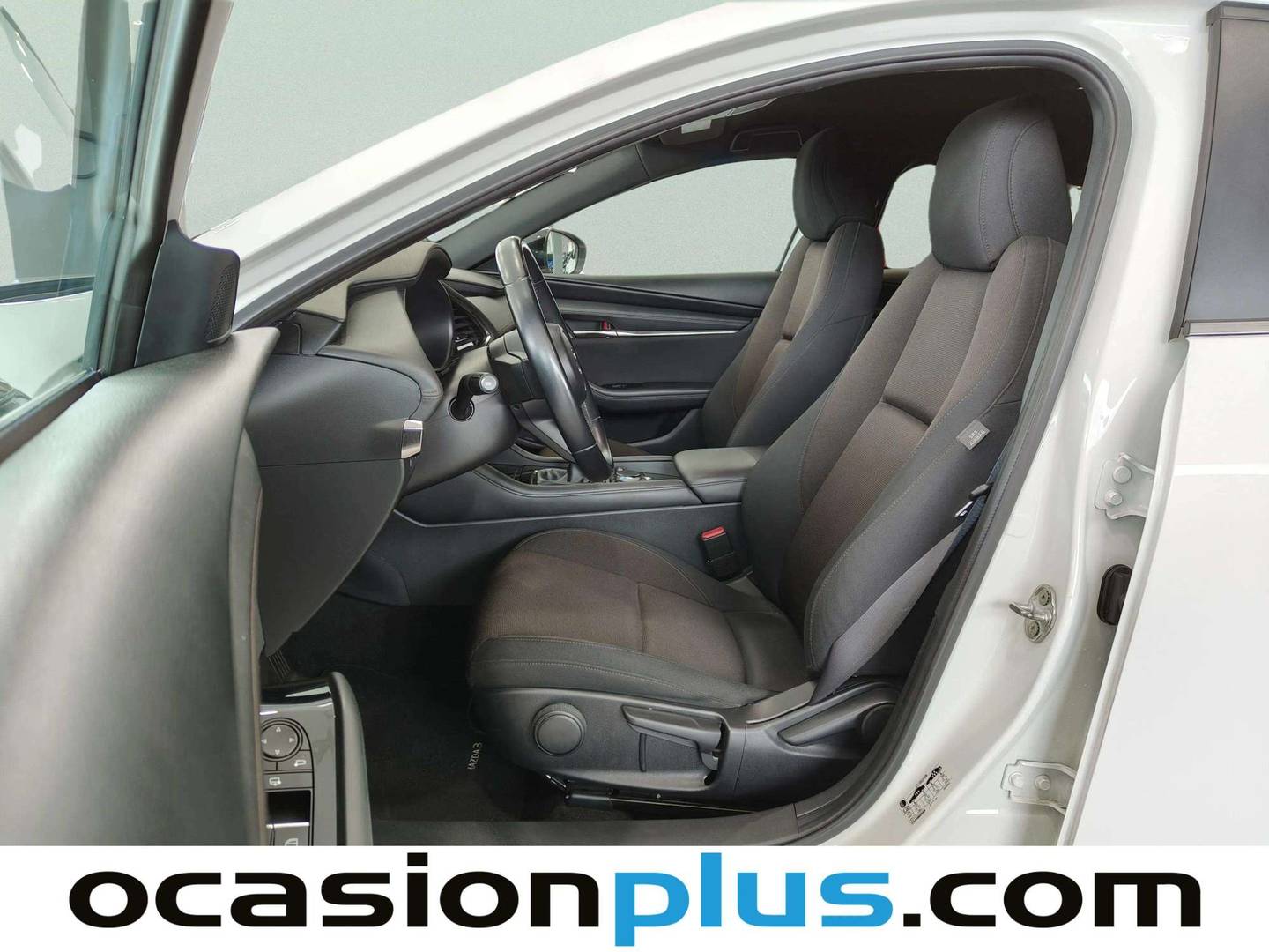 Foto asientos delanteros Mazda Mazda3 Mazda Mazda 3 2.0 Skyactiv-G Evolution (122 CV)