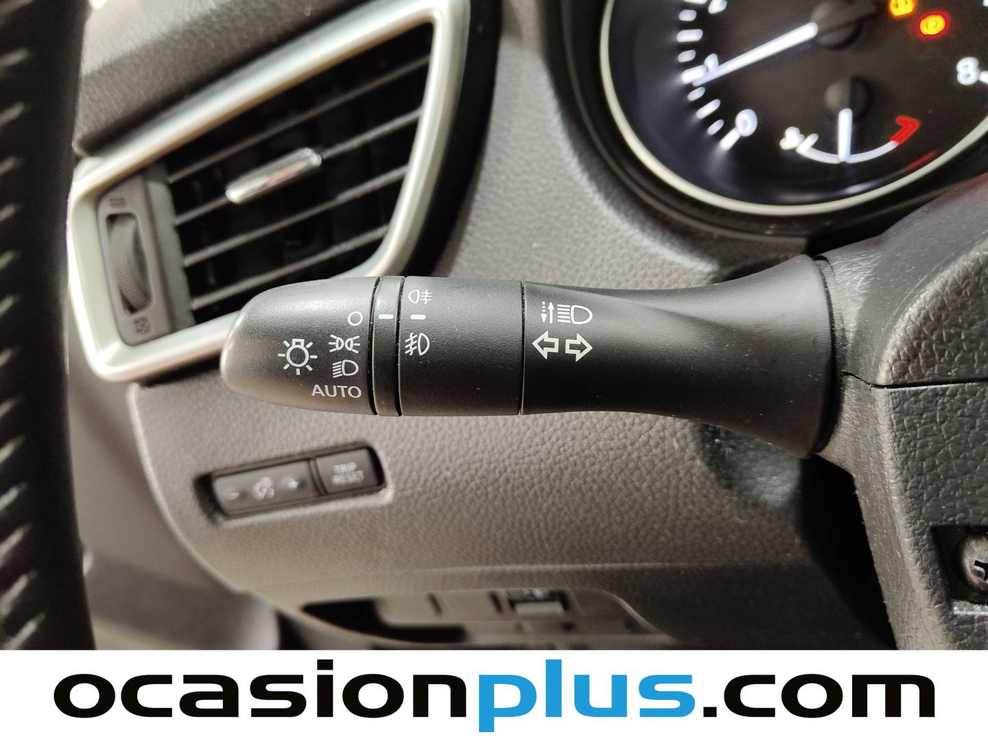 Equipamiento del Nissan QASHQAI Nissan Qashqai DIG-T 140 N-Connecta (140 CV)