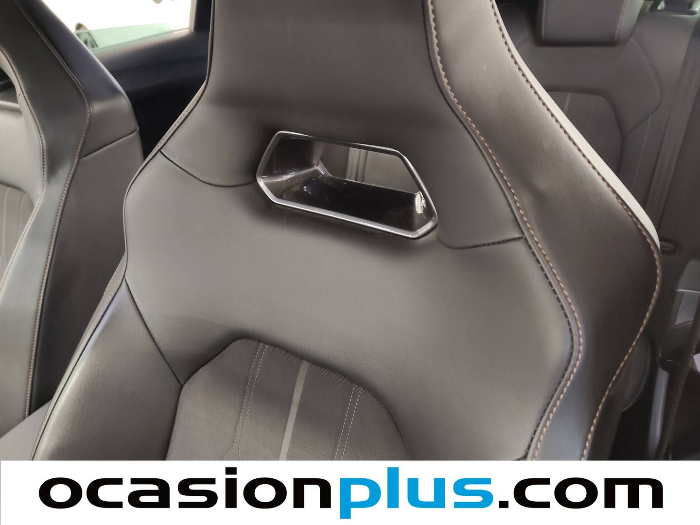 Equipamiento del Cupra León Cupra Leon Sportstourer 1.4 e-Hybrid DSG (204 CV)