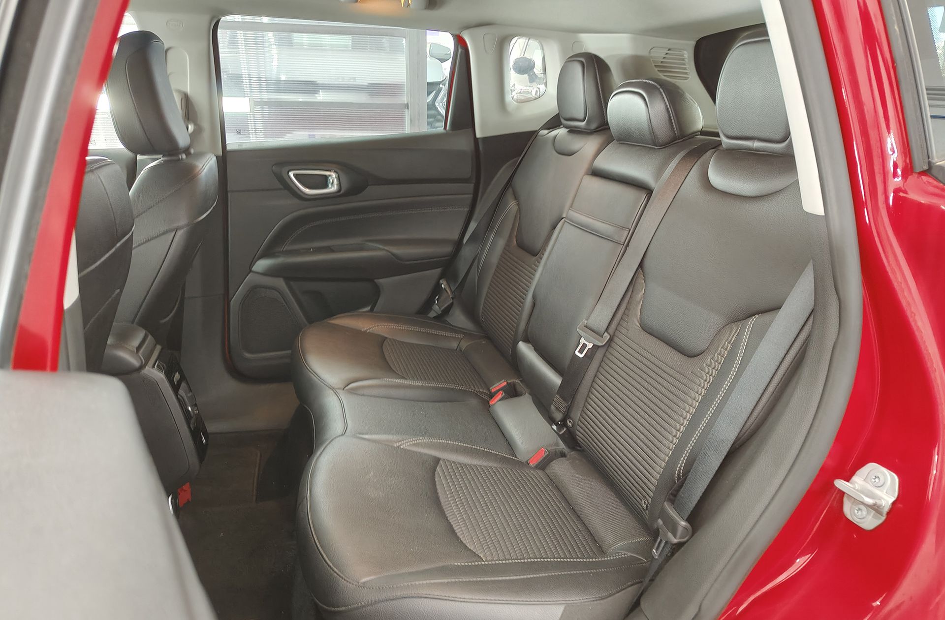 Jeep Compass 1.3 Gse Night Eagle FWD - foto 14