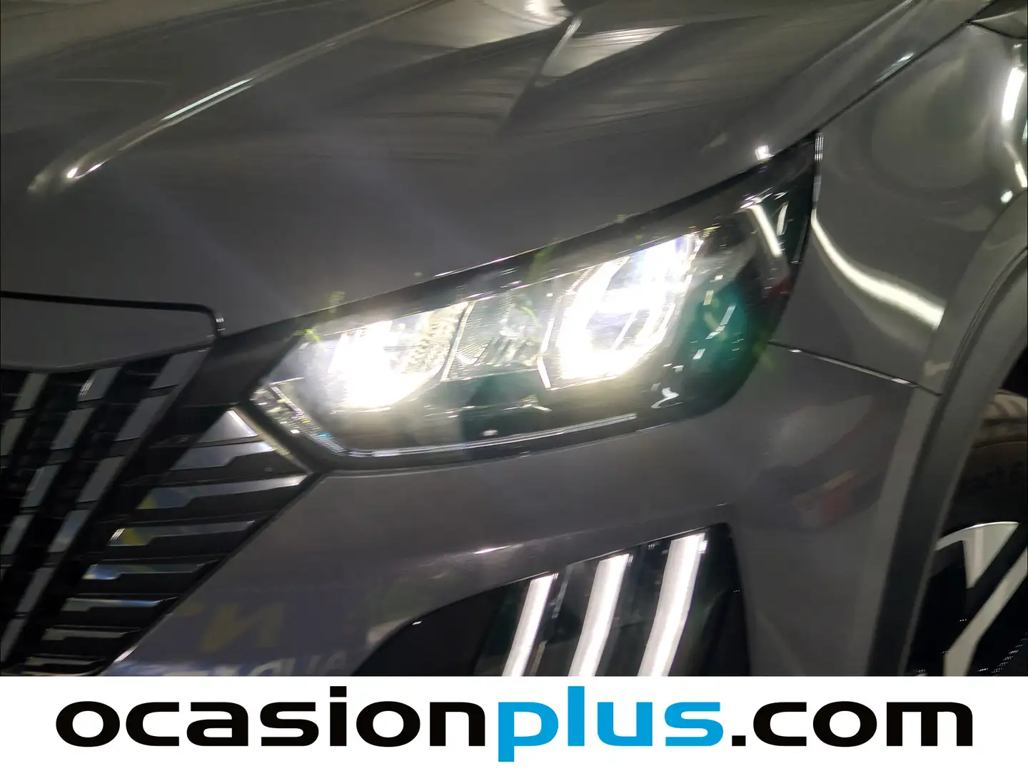 Foto Peugeot 2008 Peugeot 2008 Allure Hybrid eDCS6 (136 CV)