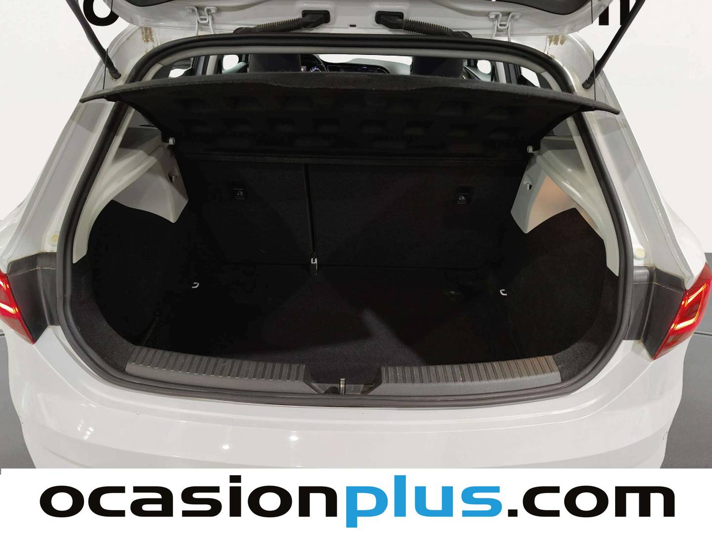 Fotos maletero Seat León Seat León 1.4 TSI S&S FR Plus (125 CV)