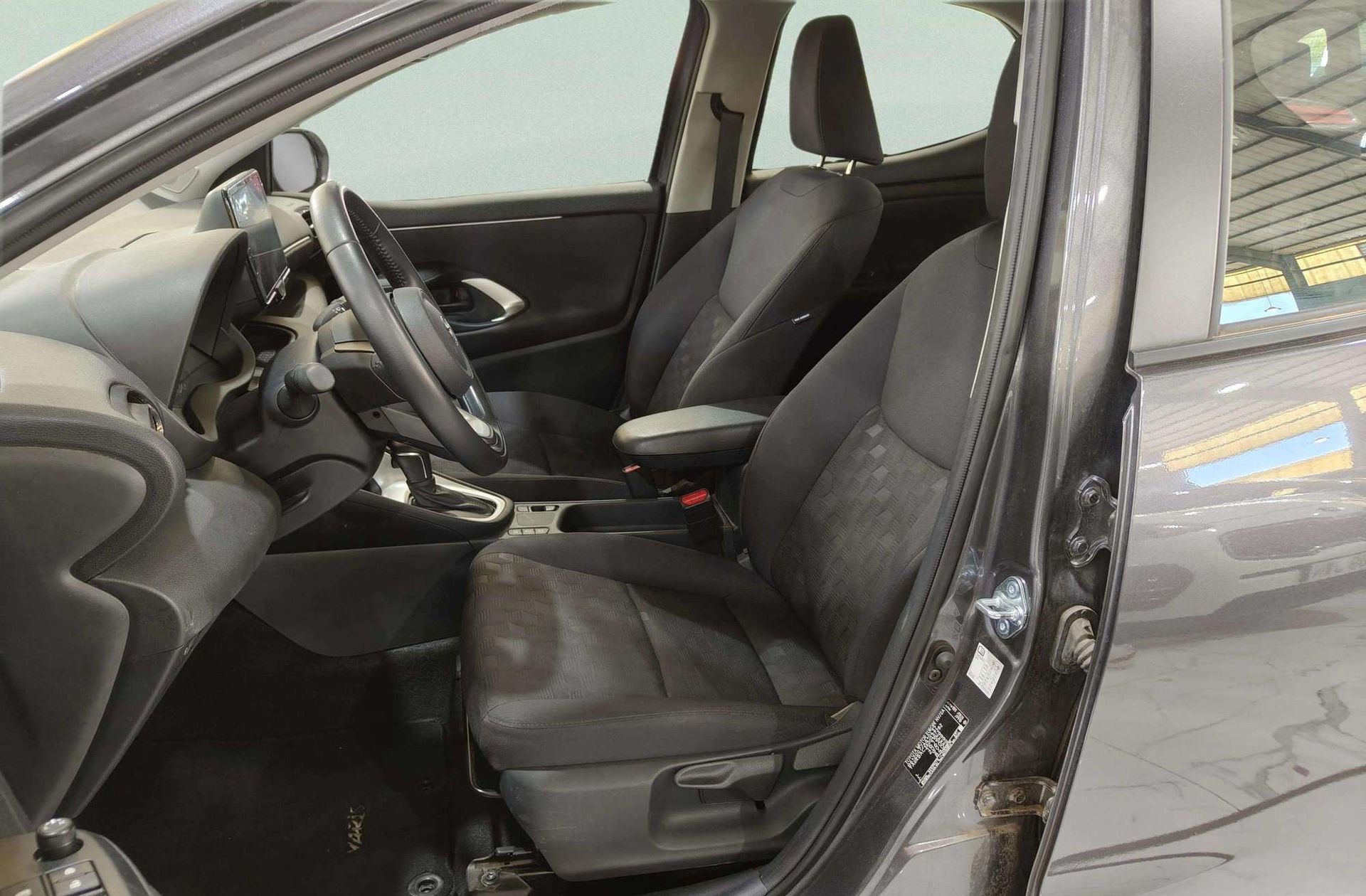 Toyota Yaris 120H Active Plus - foto 10
