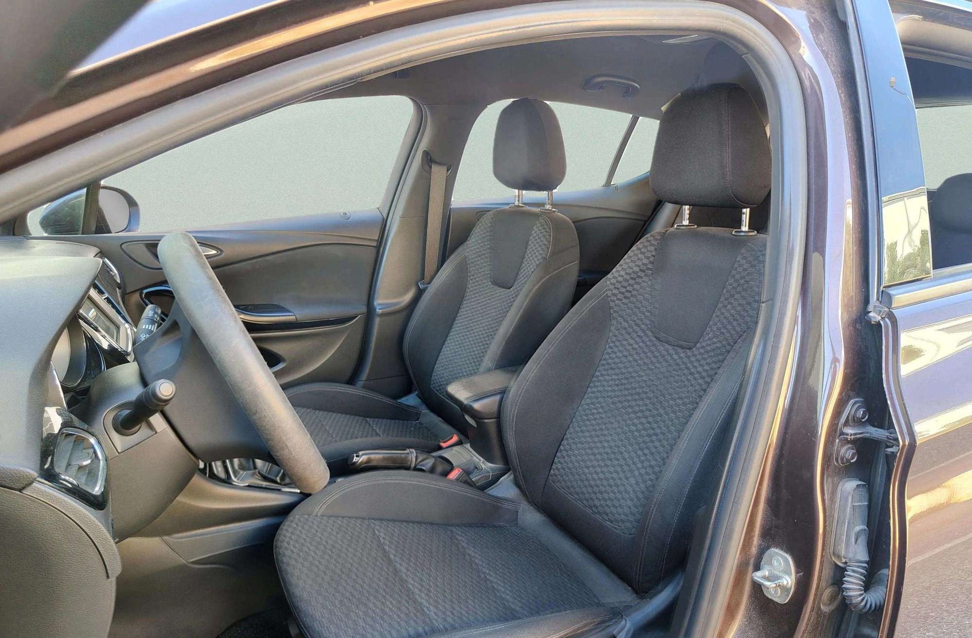 Opel Astra 1.6 CDTi Dynamic - foto 9