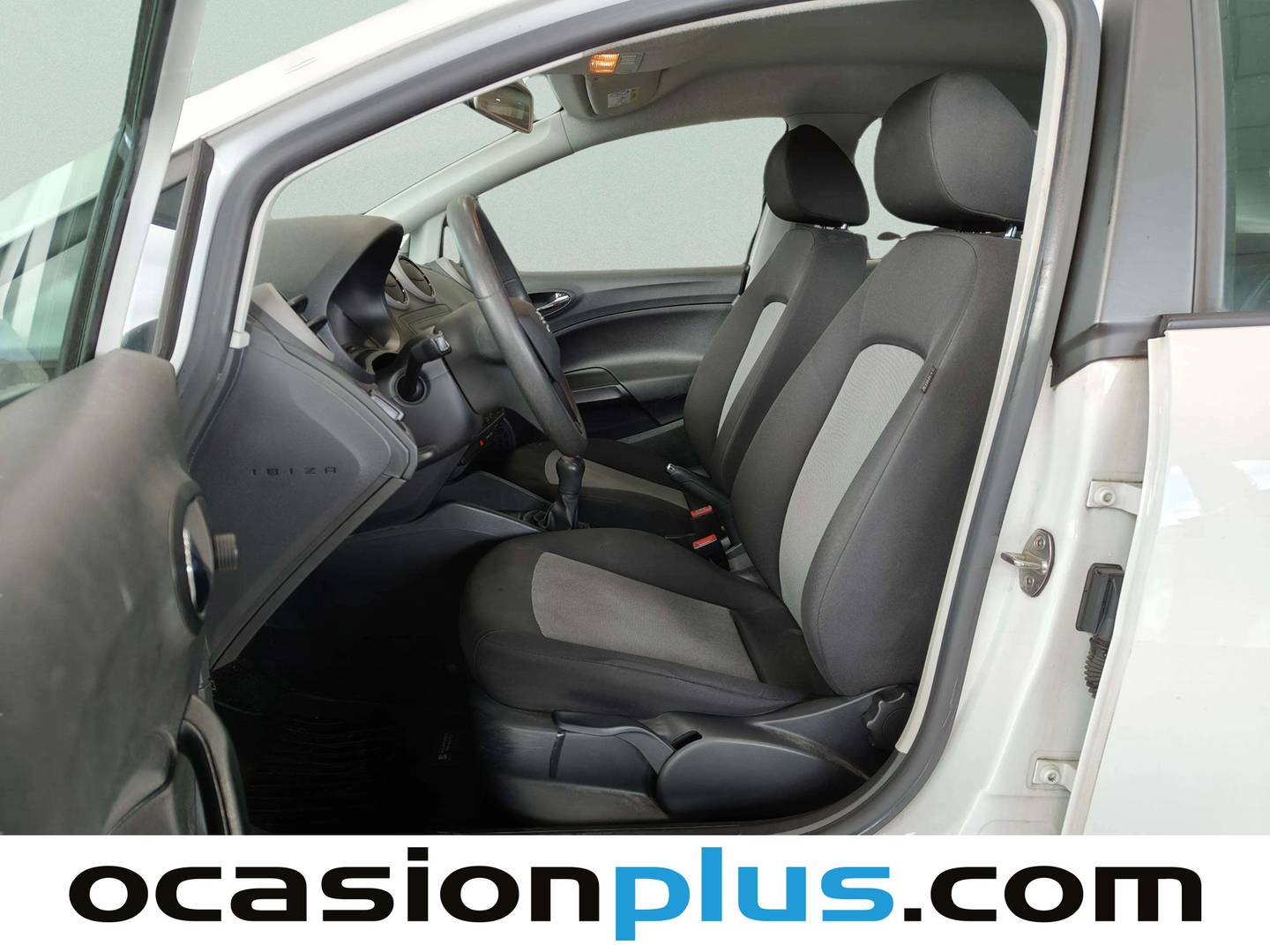 Foto asientos delanteros Seat Ibiza Seat Ibiza 1.0 Reference (75 CV)