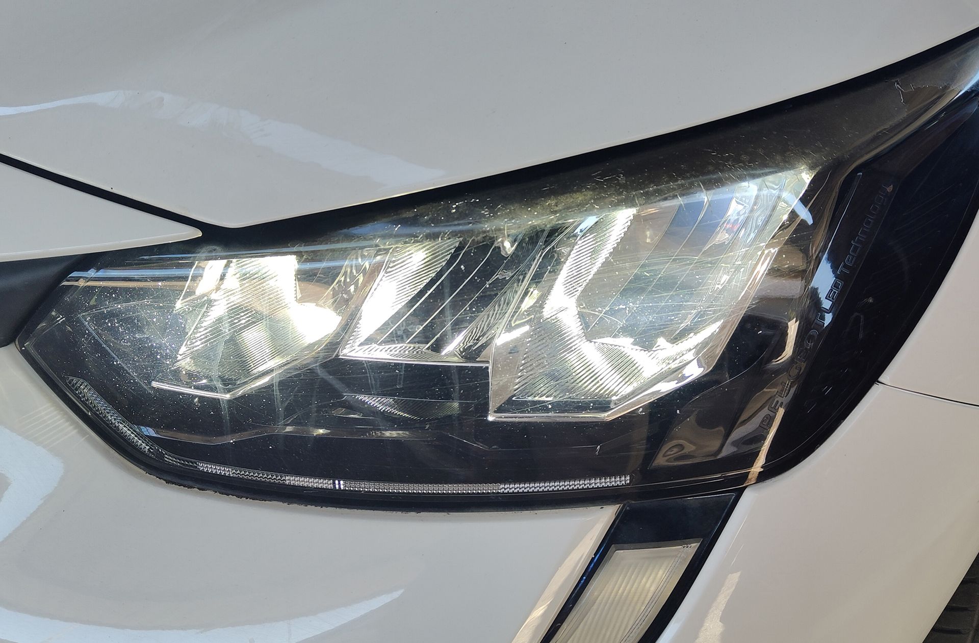Peugeot 208 PureTech 100 Allure - foto 14