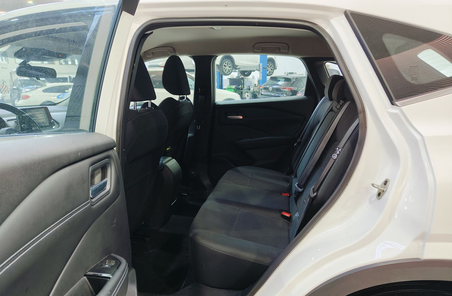 Nissan Qashqai DIG-T 140 mHEV Acenta 4x2 - foto 11