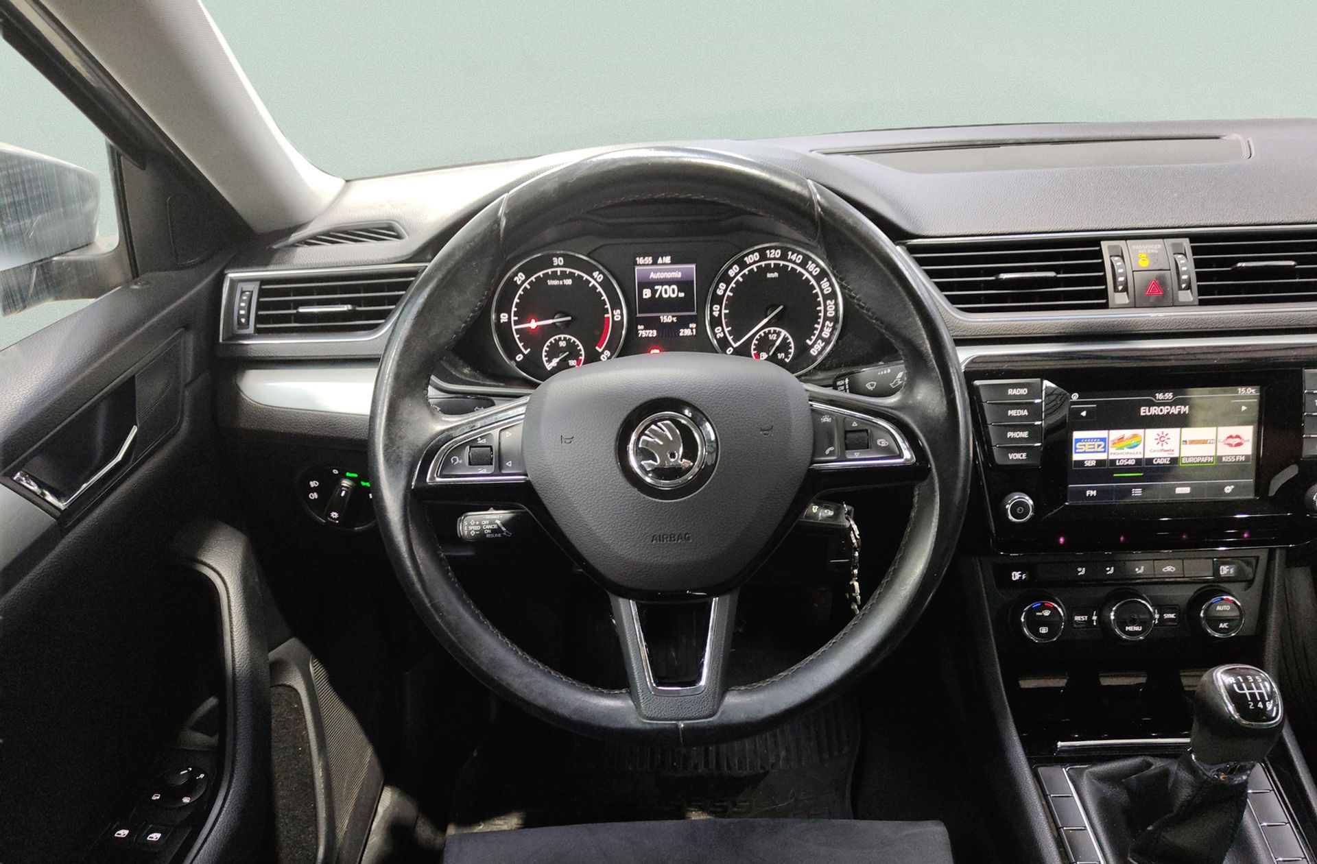 Škoda Superb 1.6 TDI CR Ambition - foto 22