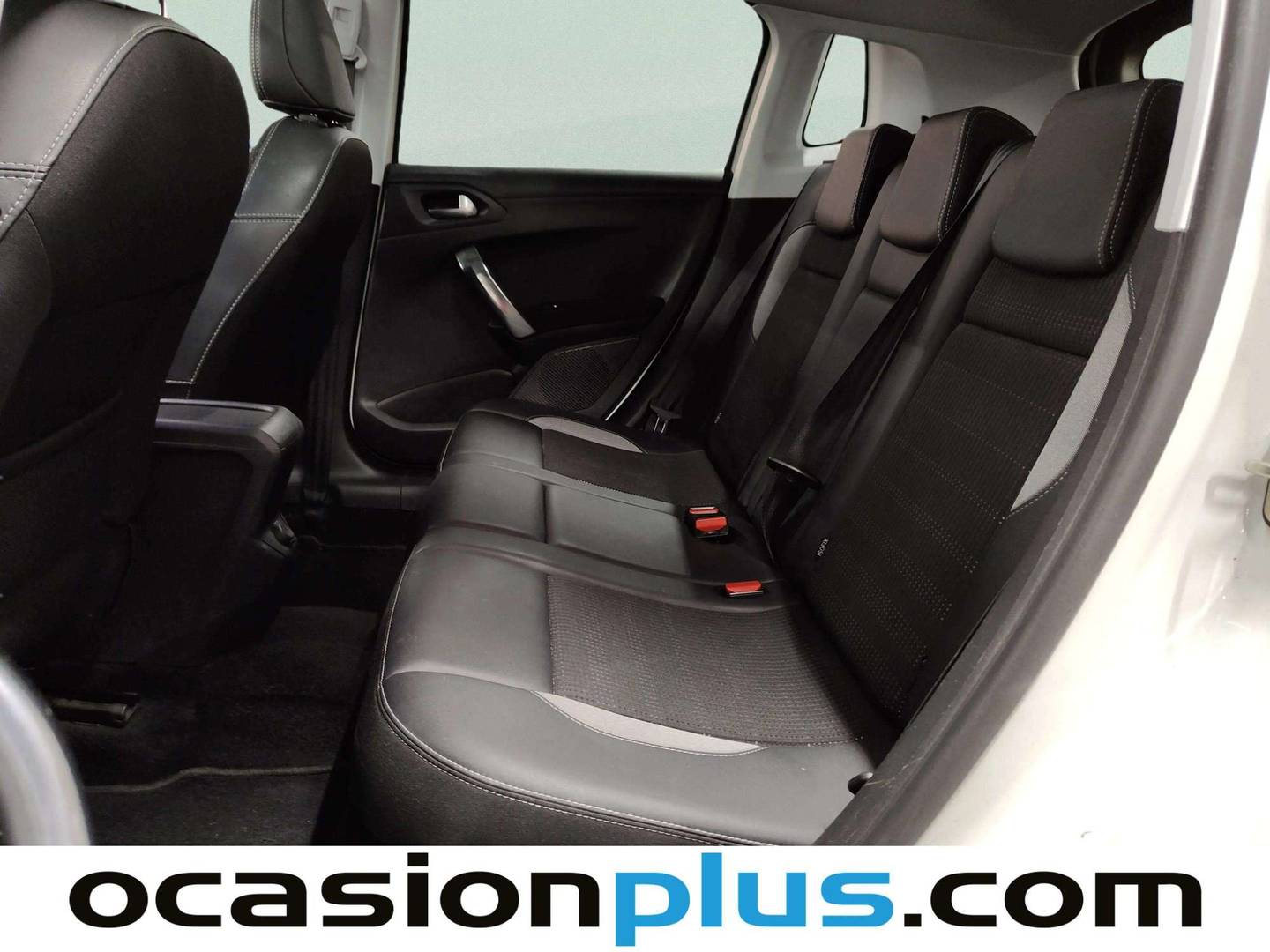 Foto asientos traseros Peugeot 2008 Peugeot 2008 BlueHDi 120 S&S Allure (120 CV)
