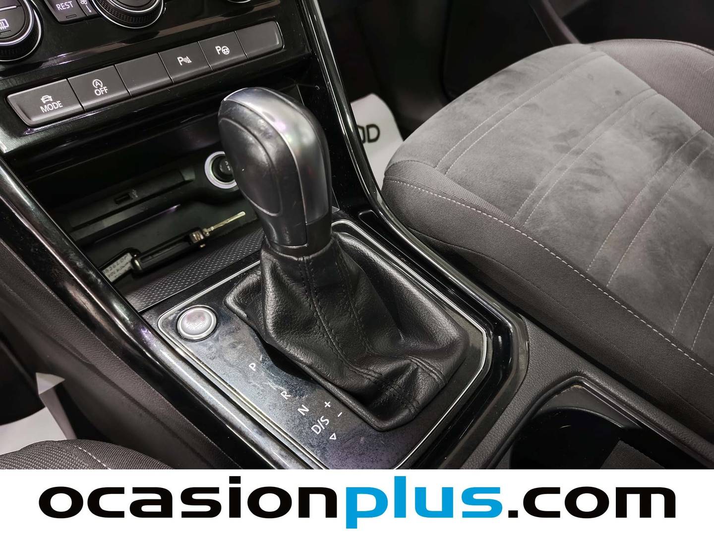 Volkswagen Touran Volkswagen Touran Sport 1.5 TSI Pack R-line (150 CV) DSG 7 Plazas de ocasión