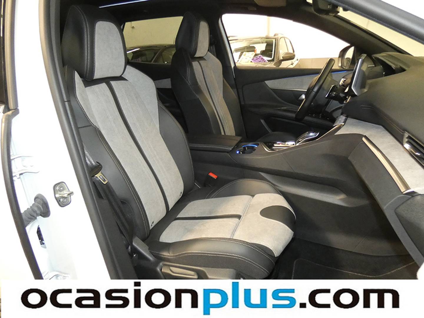 Foto Peugeot 3008 Hybrid Peugeot 3008 Hybrid 300 GT Pack e-EAT8 (300 CV)