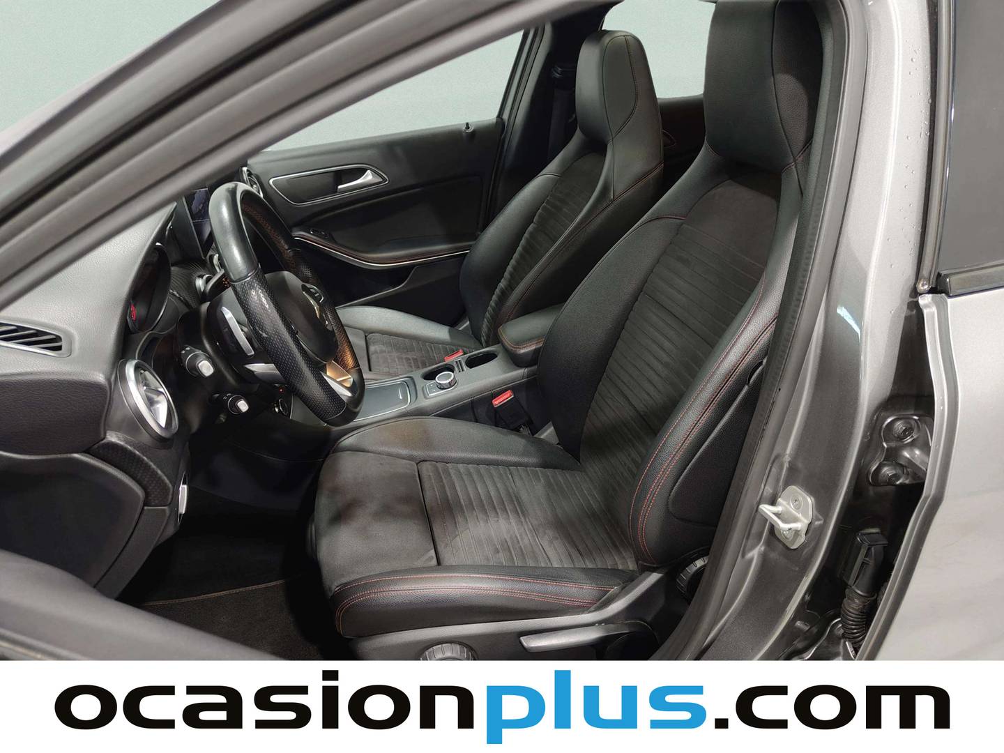 Foto asientos delanteros Mercedes Clase A Mercedes Clase A 200 d (136 CV)