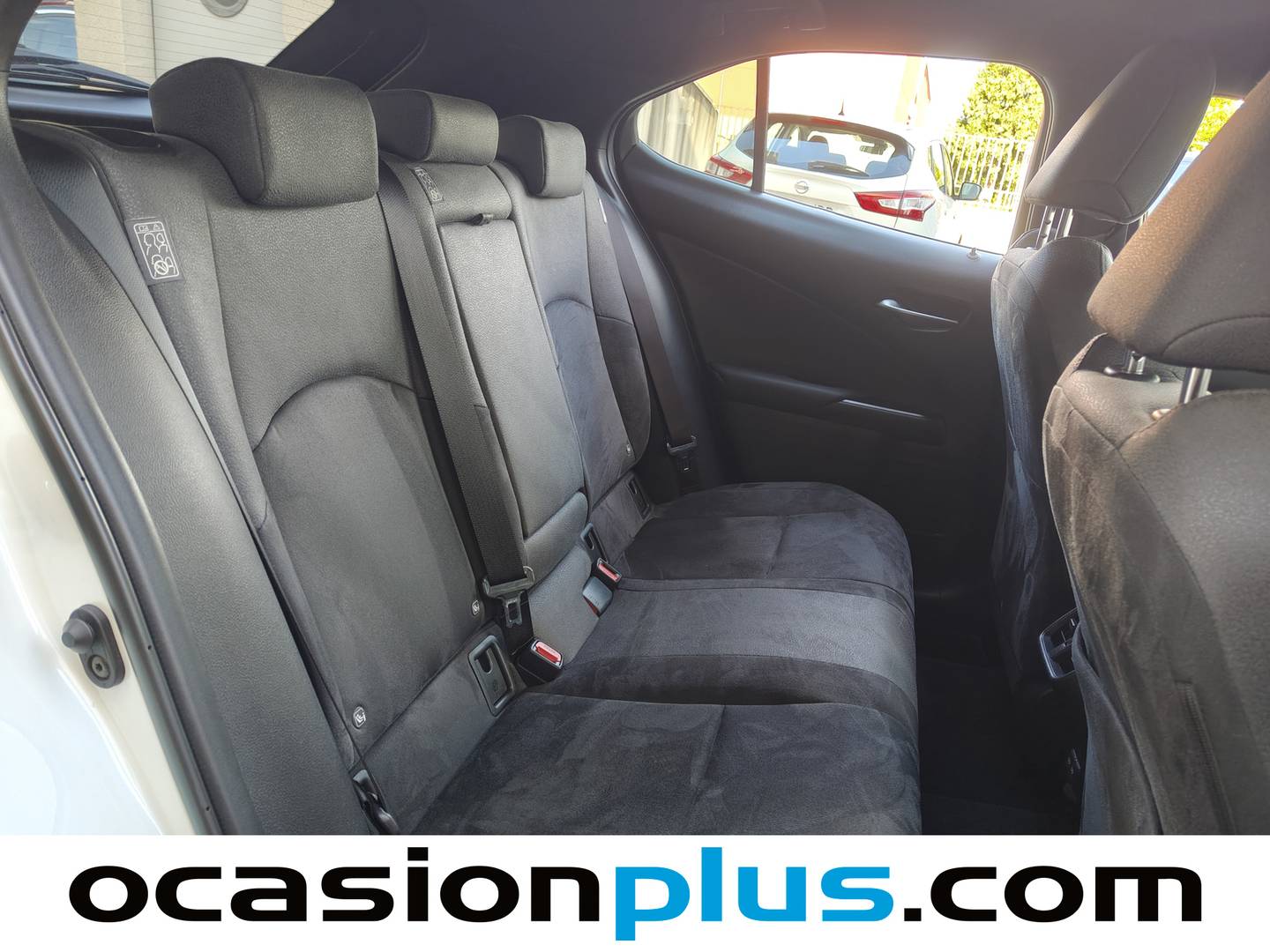 Foto Lexus UX Lexus UX 250h Business 2WD (184 CV)