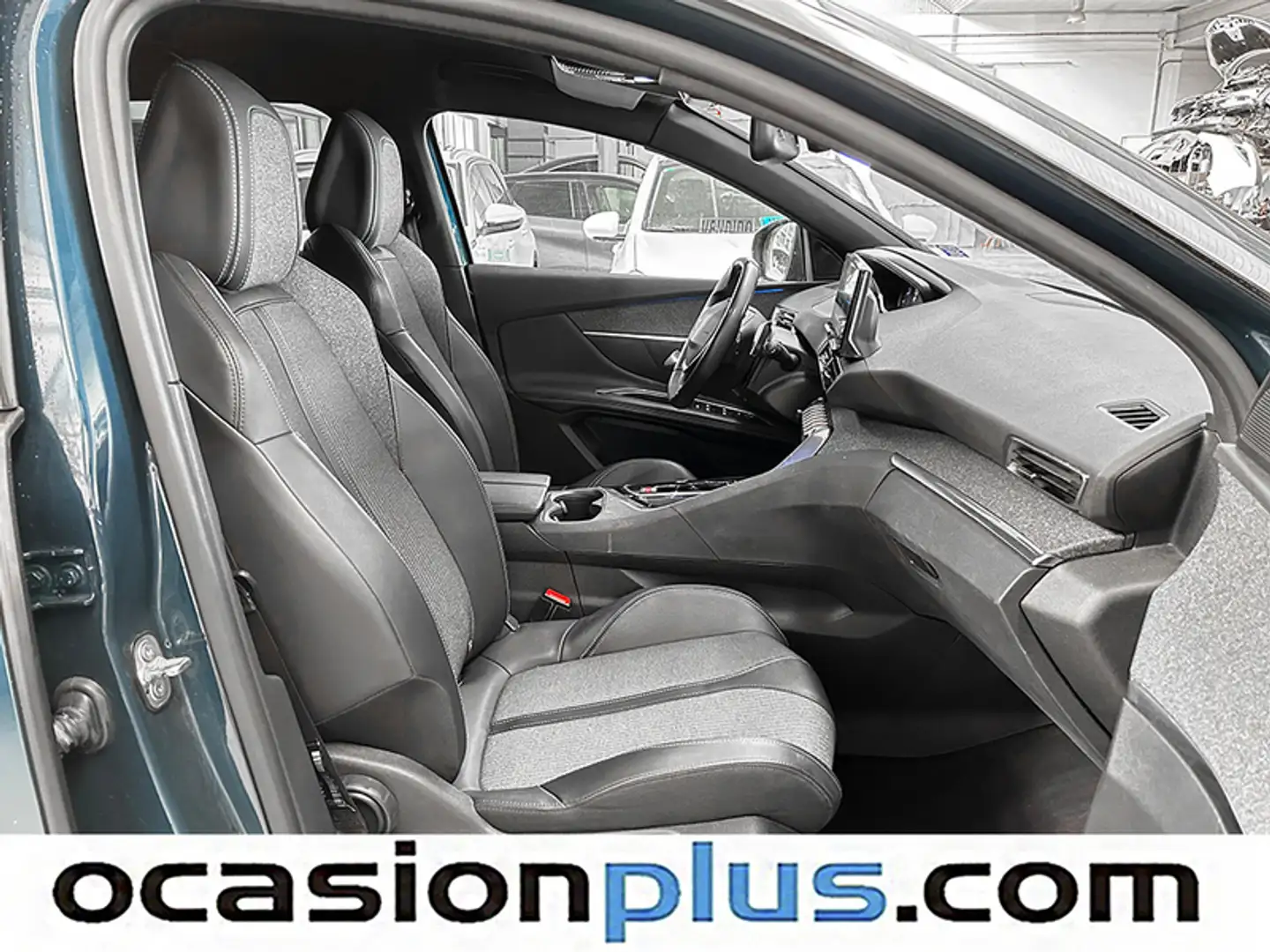 Foto Peugeot 3008 Peugeot 3008 PureTech 130 S&S Allure Pack EAT8  (130 CV)