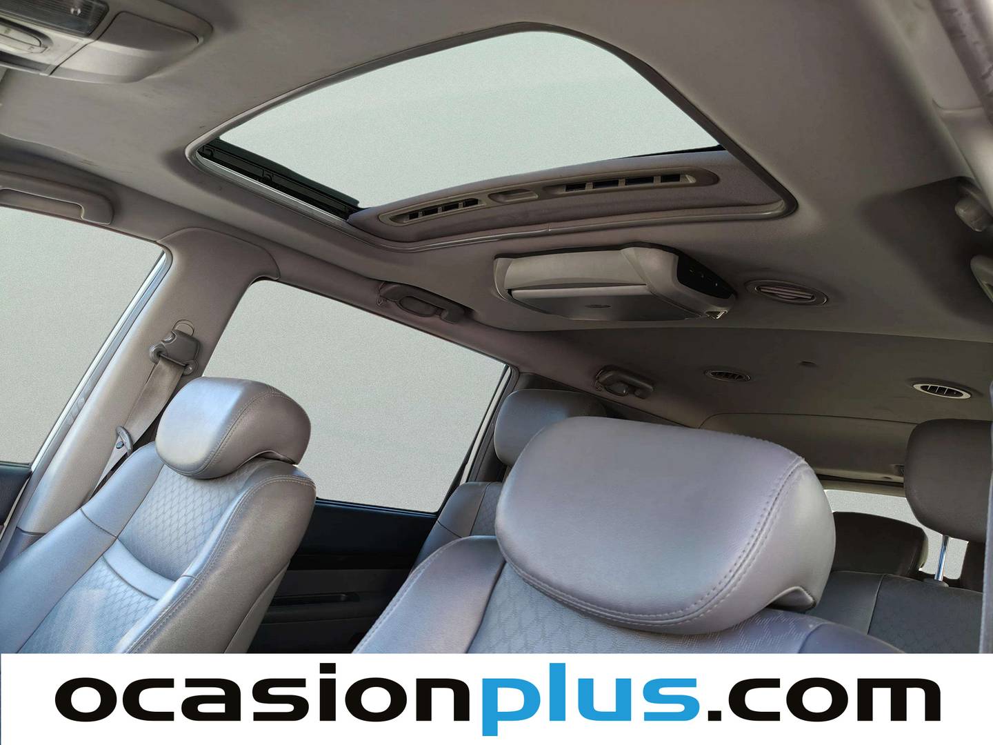 Equipamiento del SsangYong Rodius SsangYong Rodius D22T Limited (178 CV) 7 Plazas