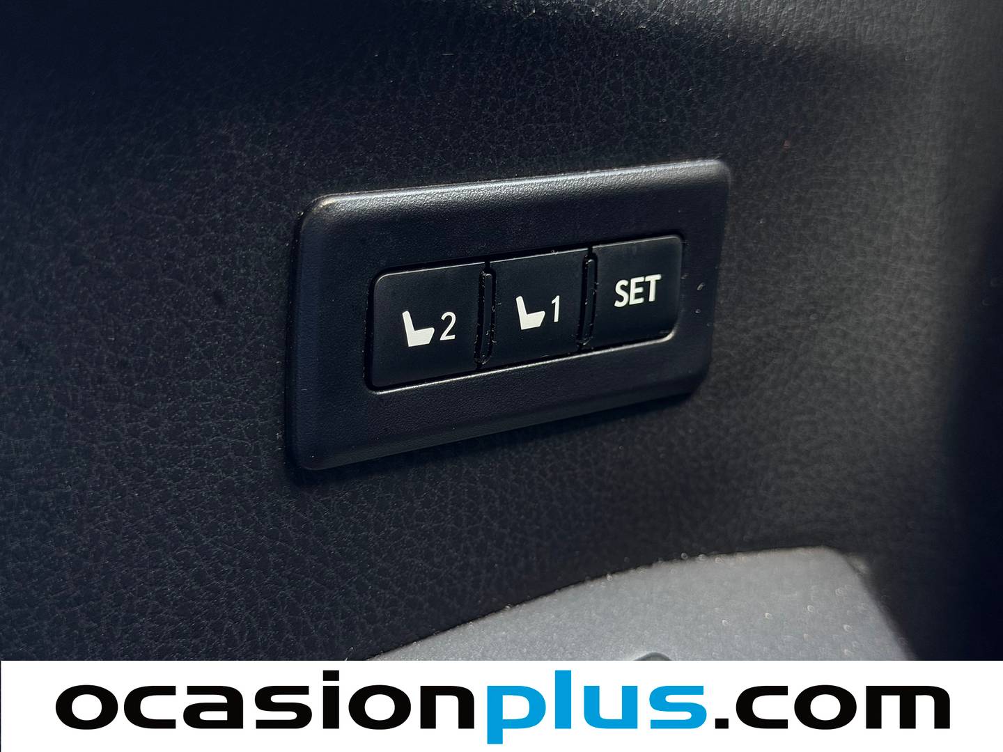 Equipamiento del Toyota Rav4 Toyota Rav4 2.5l hybrid Executive 2WD (197 CV)