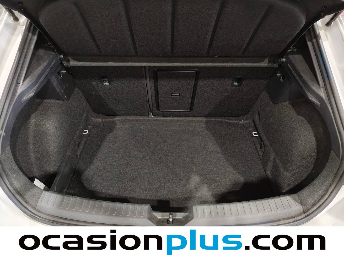 Fotos maletero Seat León Seat León 1.0 eTSI S&S FR 25 Aniversario DSG (110 CV)
