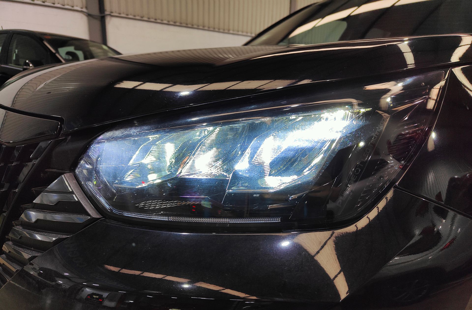 Peugeot 2008 Allure Hybrid eDCS6 - foto 13