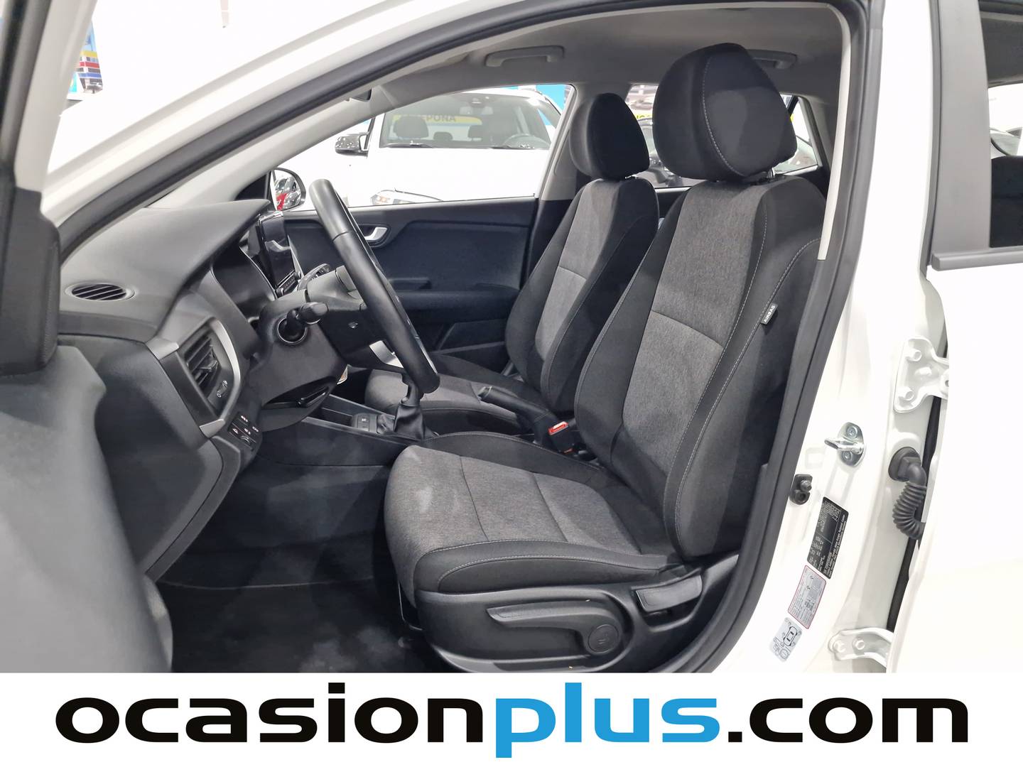 Foto asientos delanteros KIA Stonic KIA Stonic 1.0 T-GDi MHEV MT Concept (100 CV)