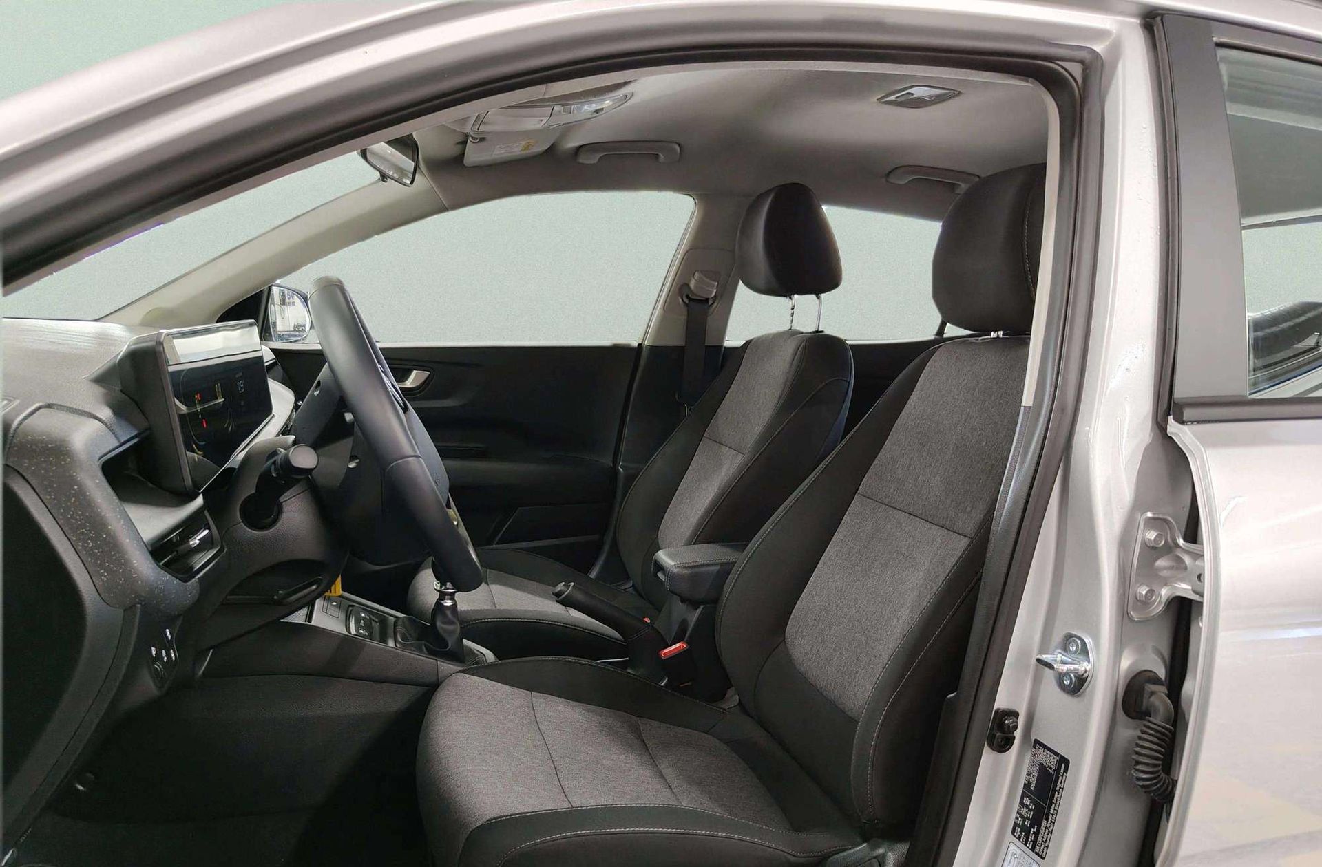 Kia Stonic 1.0 T-GDi MHEV Concept - foto 12