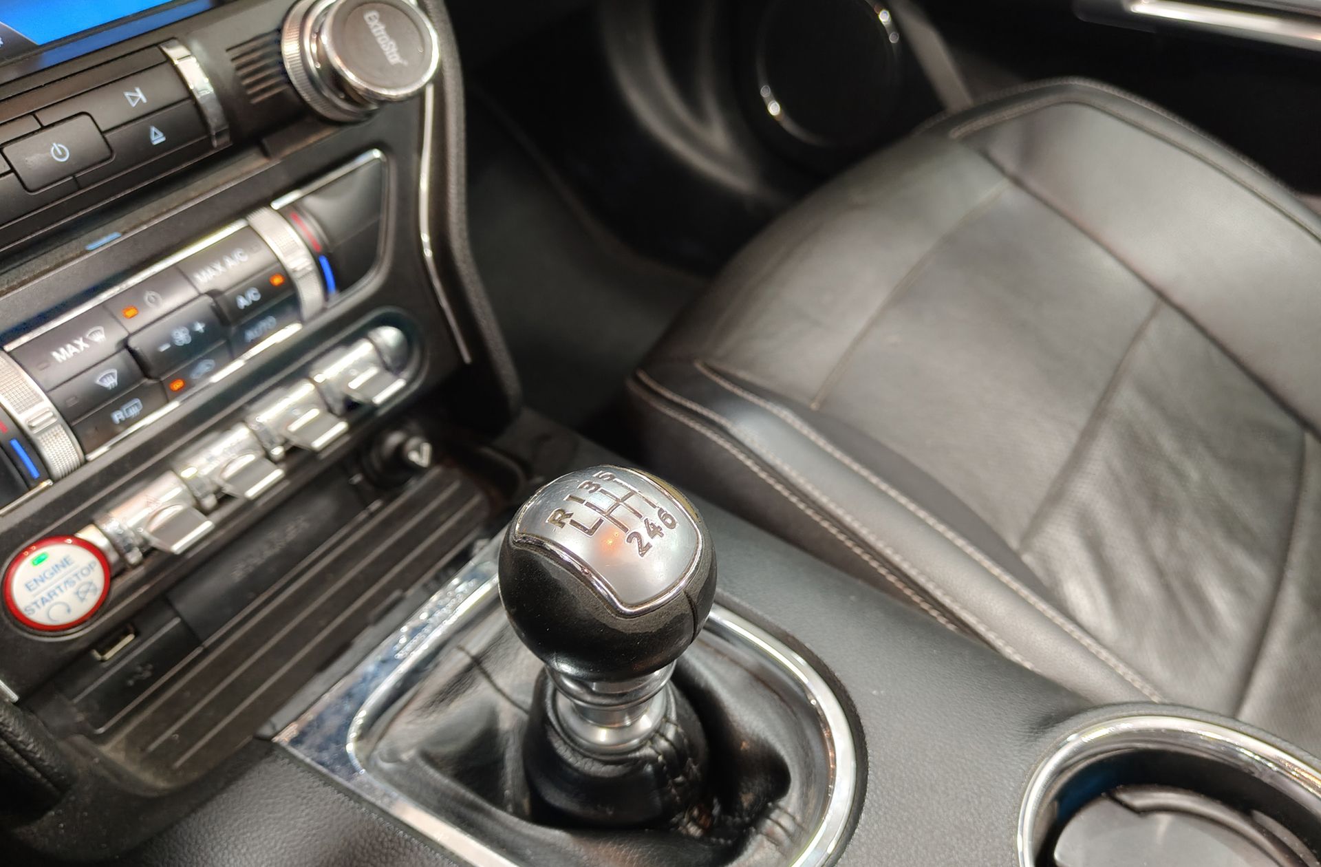 Ford Mustang 2.3 EcoBoost Convertible - foto 7