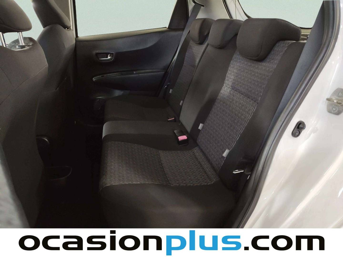 Foto asientos traseros Toyota Yaris Toyota Yaris 90D Active (90 CV)