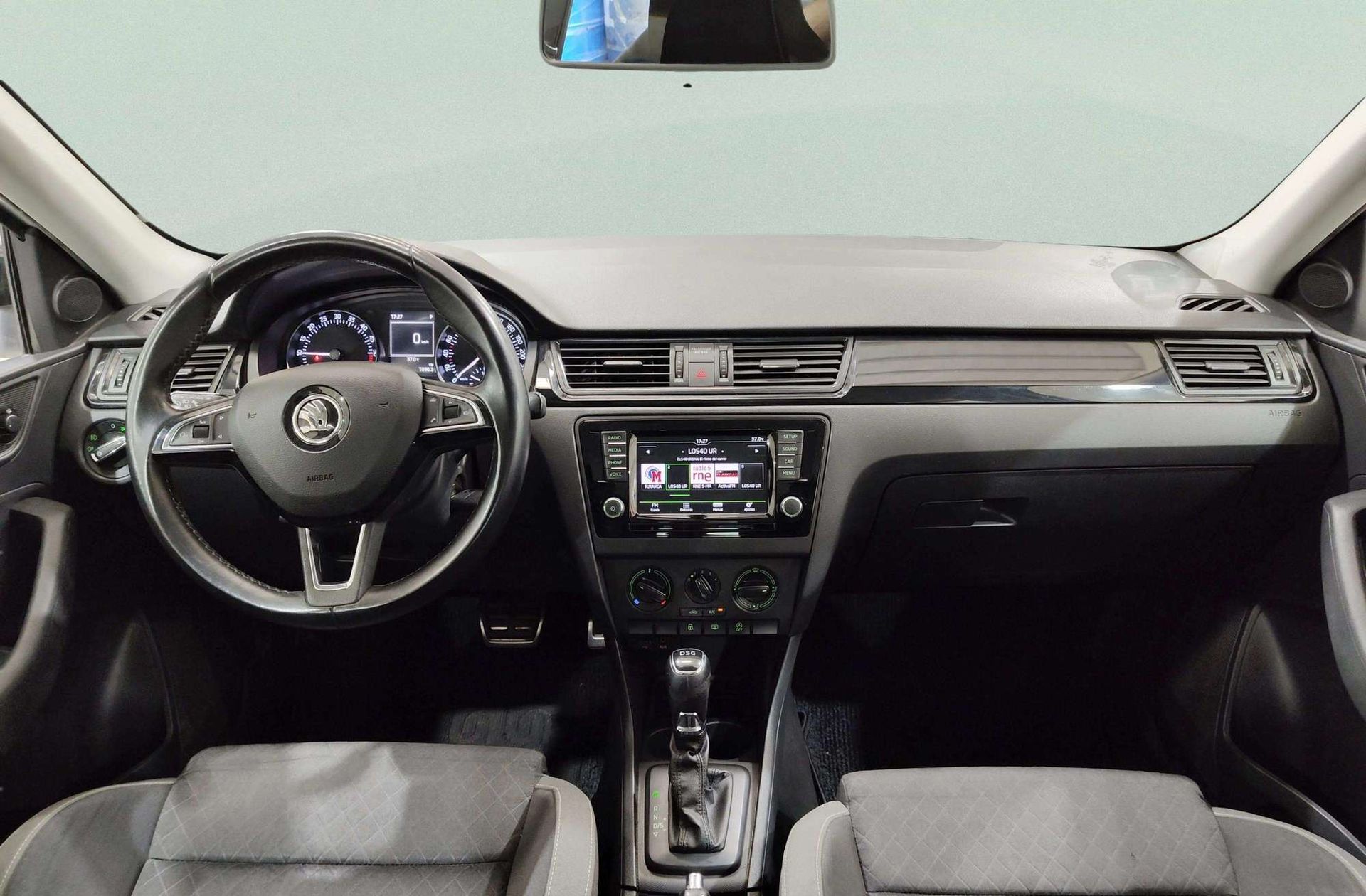 Škoda Spaceback 1.4 TDI Ambition DSG - foto 6