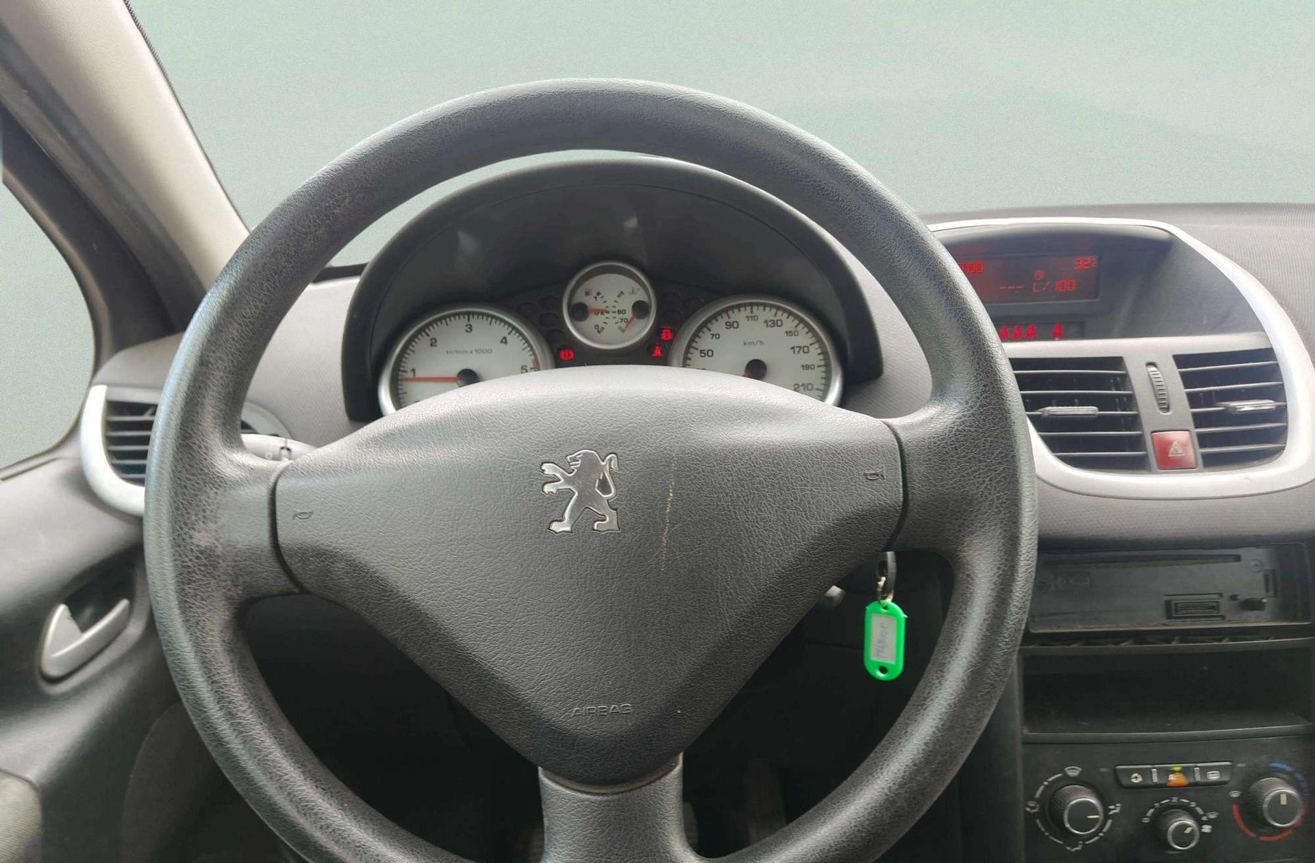 Peugeot 207 1.6 HDi Confort - foto 15