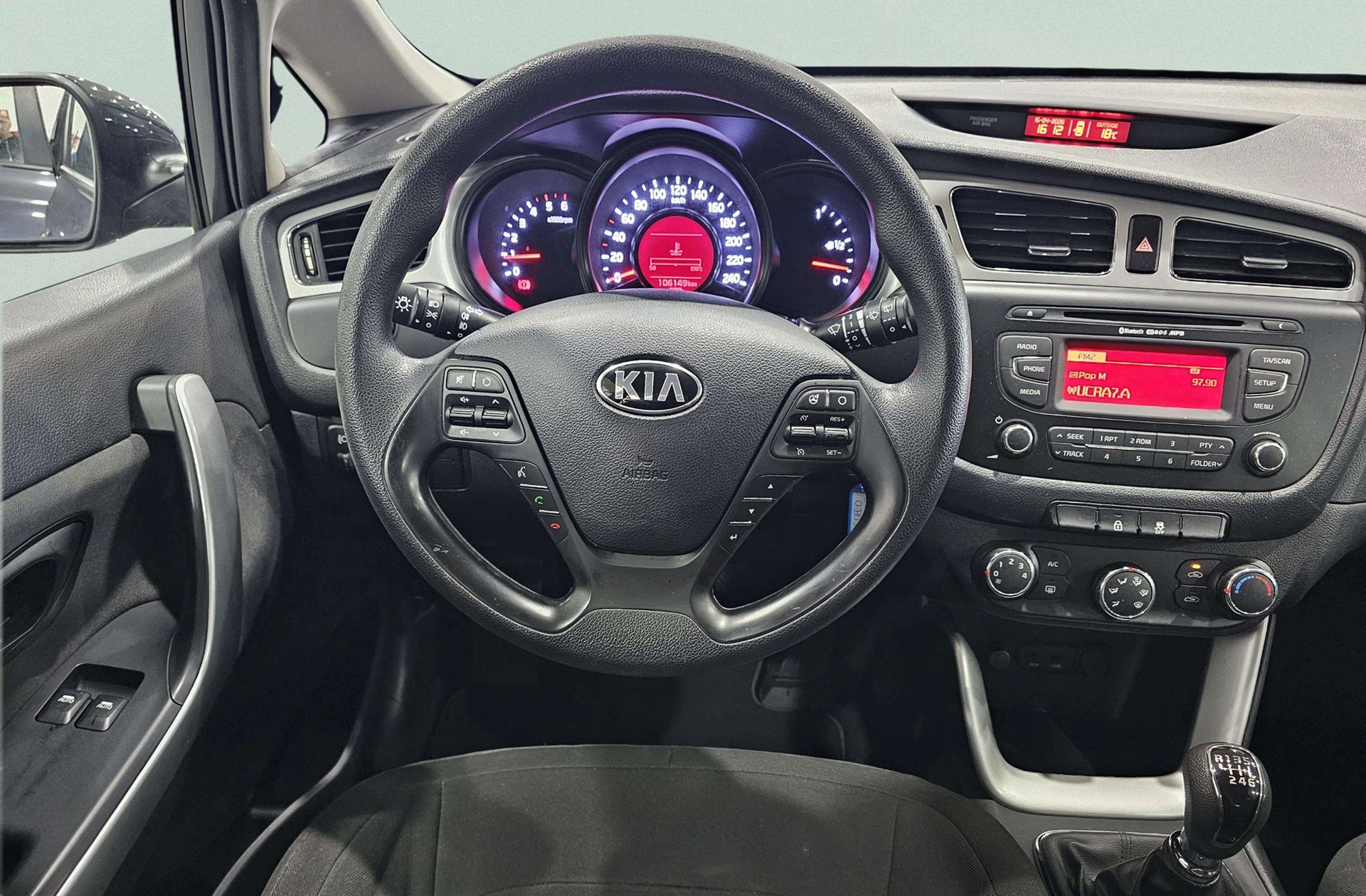 Kia Ceed 1.4 CRDi WGT Concept - foto 17