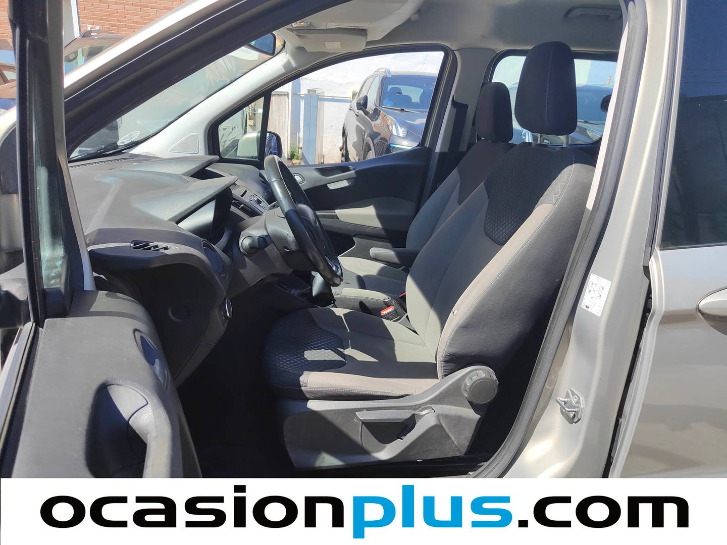 Foto asientos delanteros Ford Tourneo Courier Ford Tourneo Courier 1.5 TDCi Trend (75 CV)