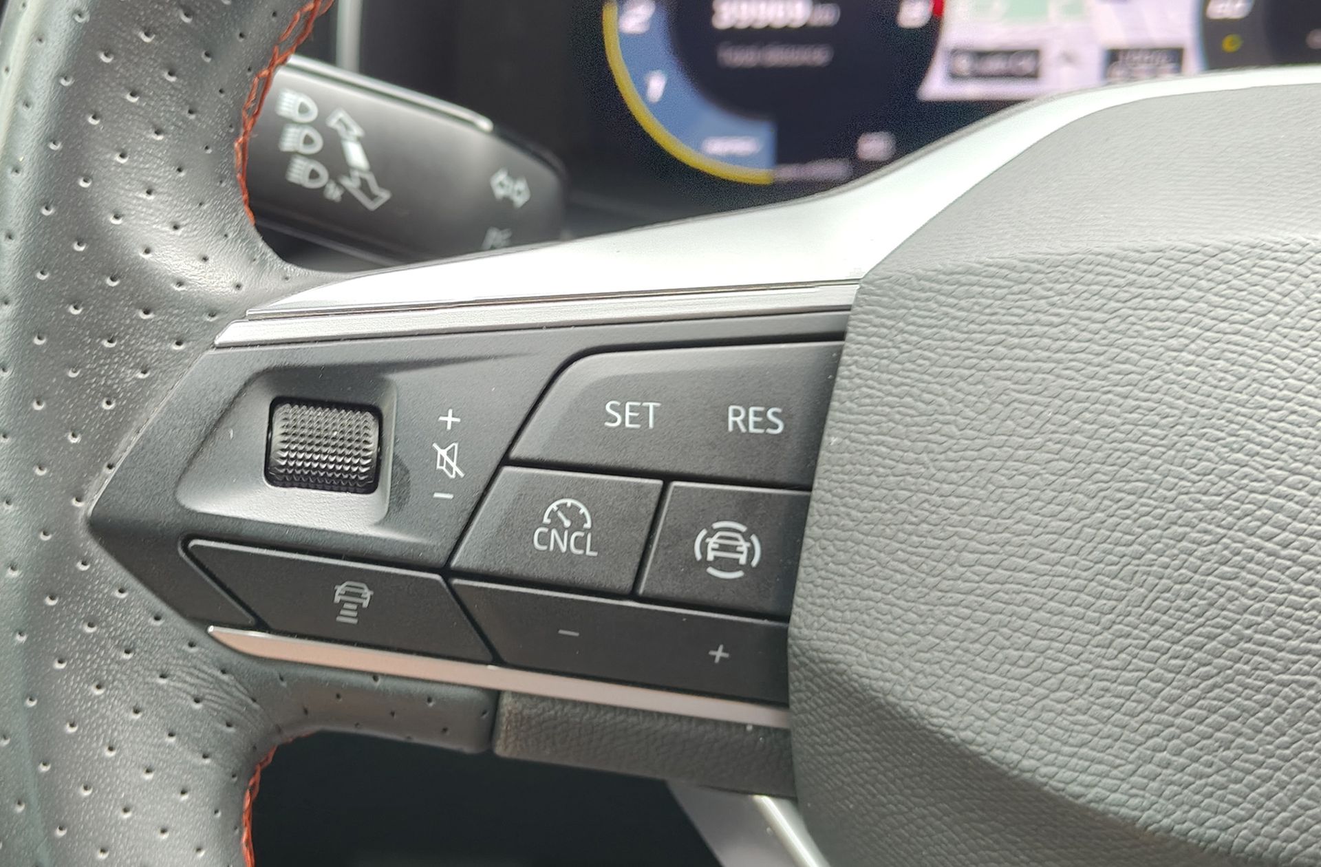 SEAT León 1.5 TSI FR 25 Aniversario - foto 27
