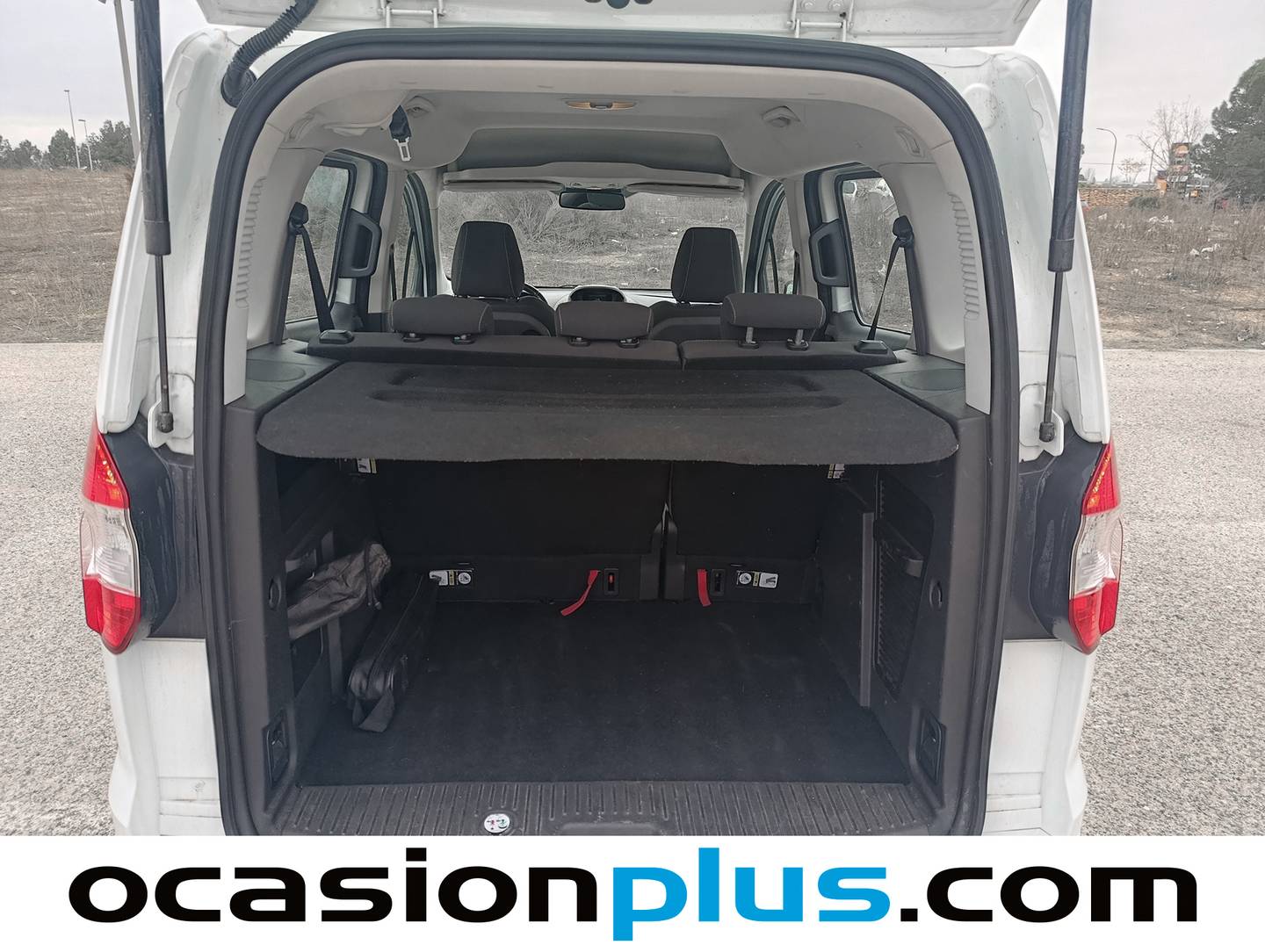 Fotos maletero Ford Tourneo Courier Ford Tourneo Courier 1.6 TDCi Trend  (95 CV)