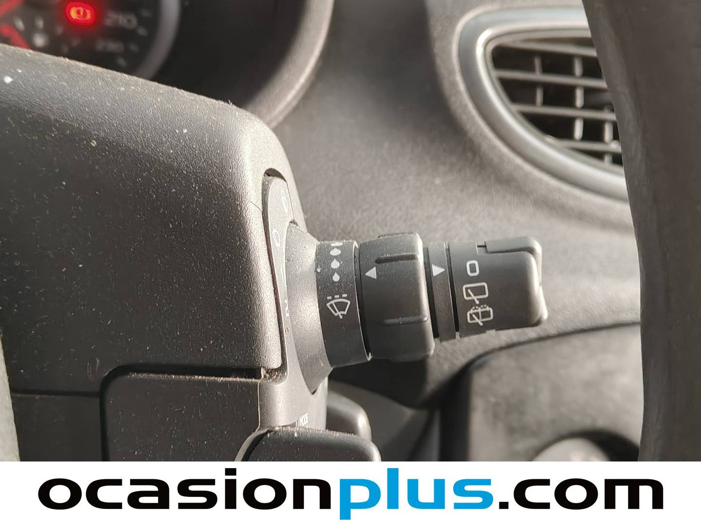 Foto Renault Clio Renault Clio 1.2 16v Pack Authentique (75 CV)