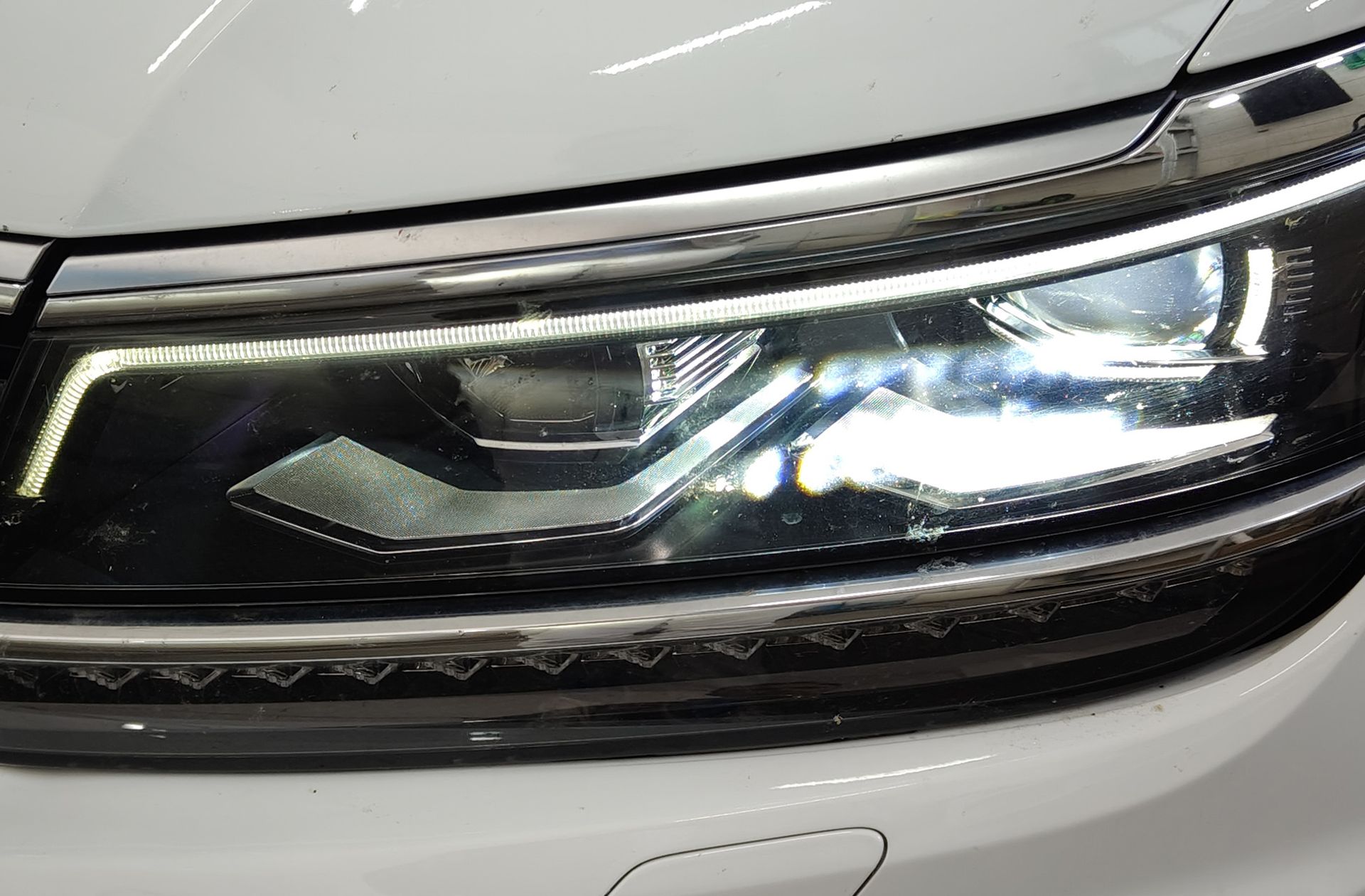 Volkswagen Tiguan 2.0 TSI 4Motion BMT DSG - foto 16