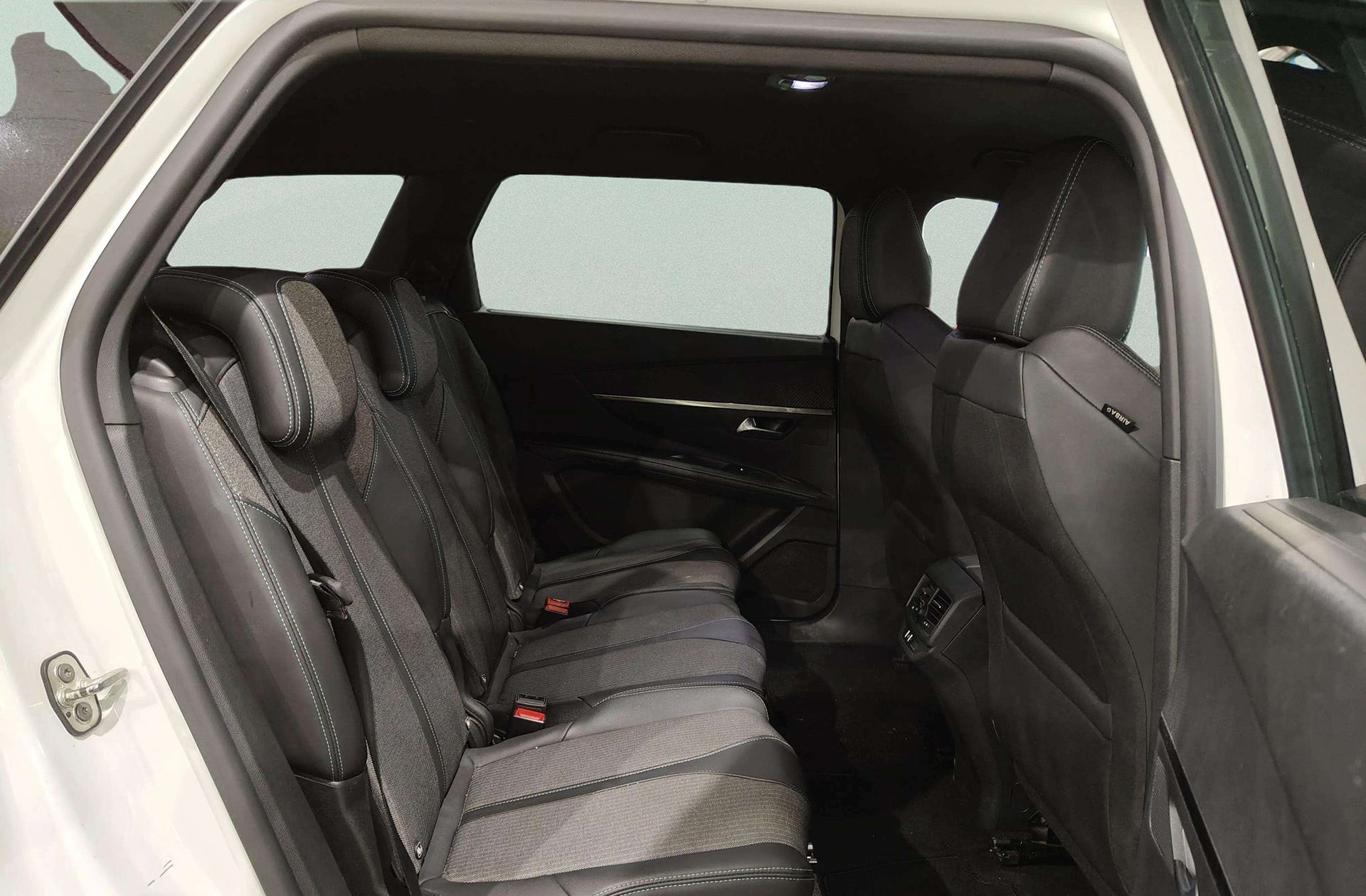 Peugeot 5008 1.2 Allure Pack eDCS6 7 plazas - foto 18