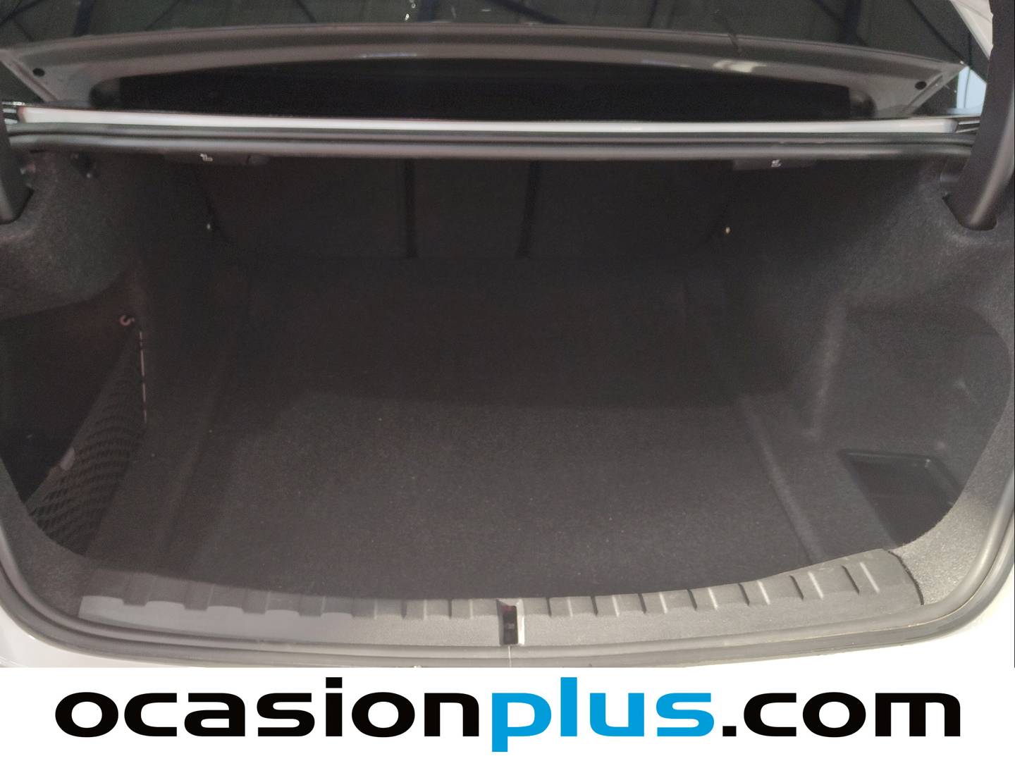 Fotos maletero BMW Serie 3 BMW Serie 3 318d (150 CV) Pack M