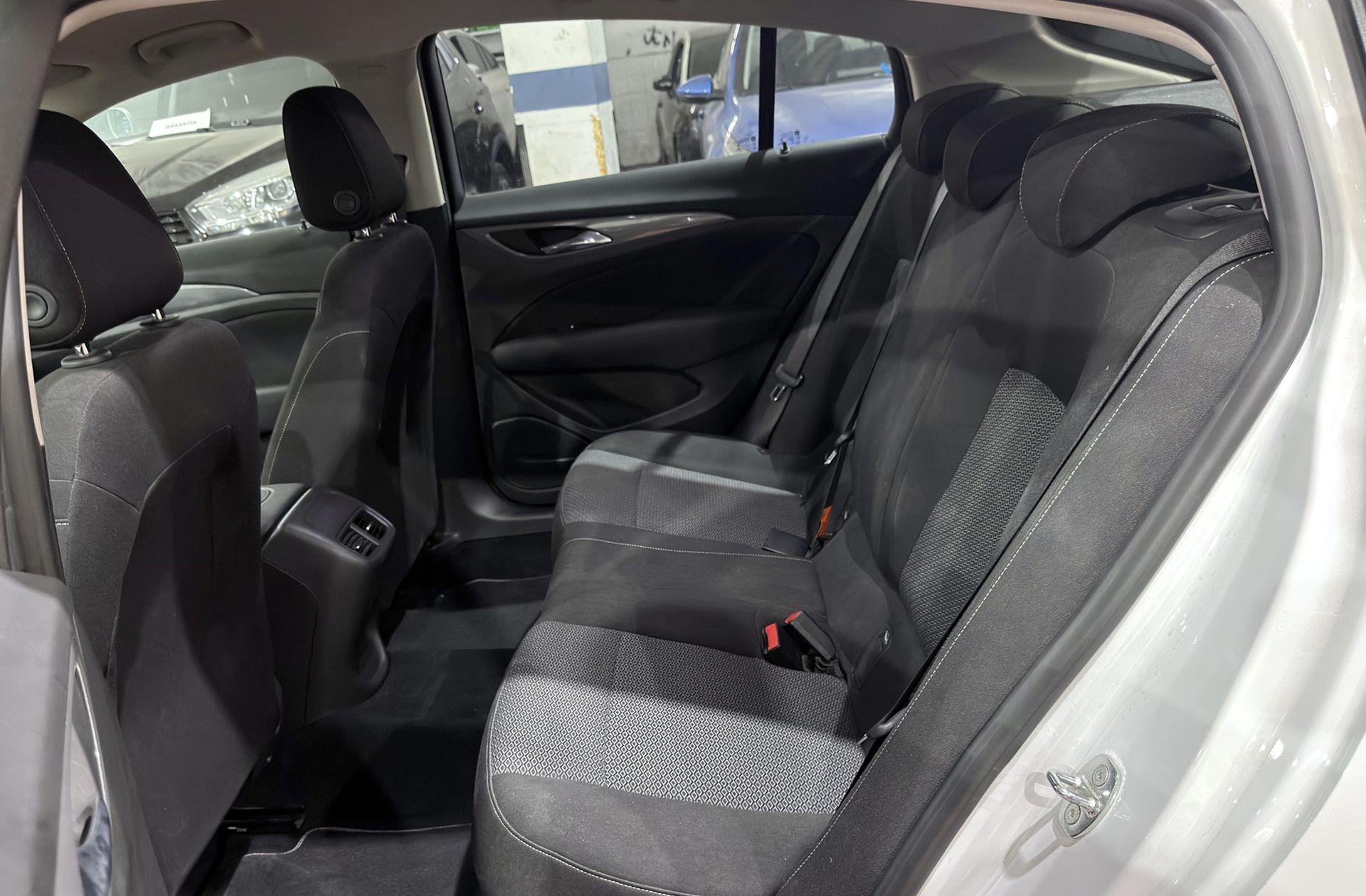 Opel Insignia GS 1.6 CDTI Turbo D Selective - foto 12