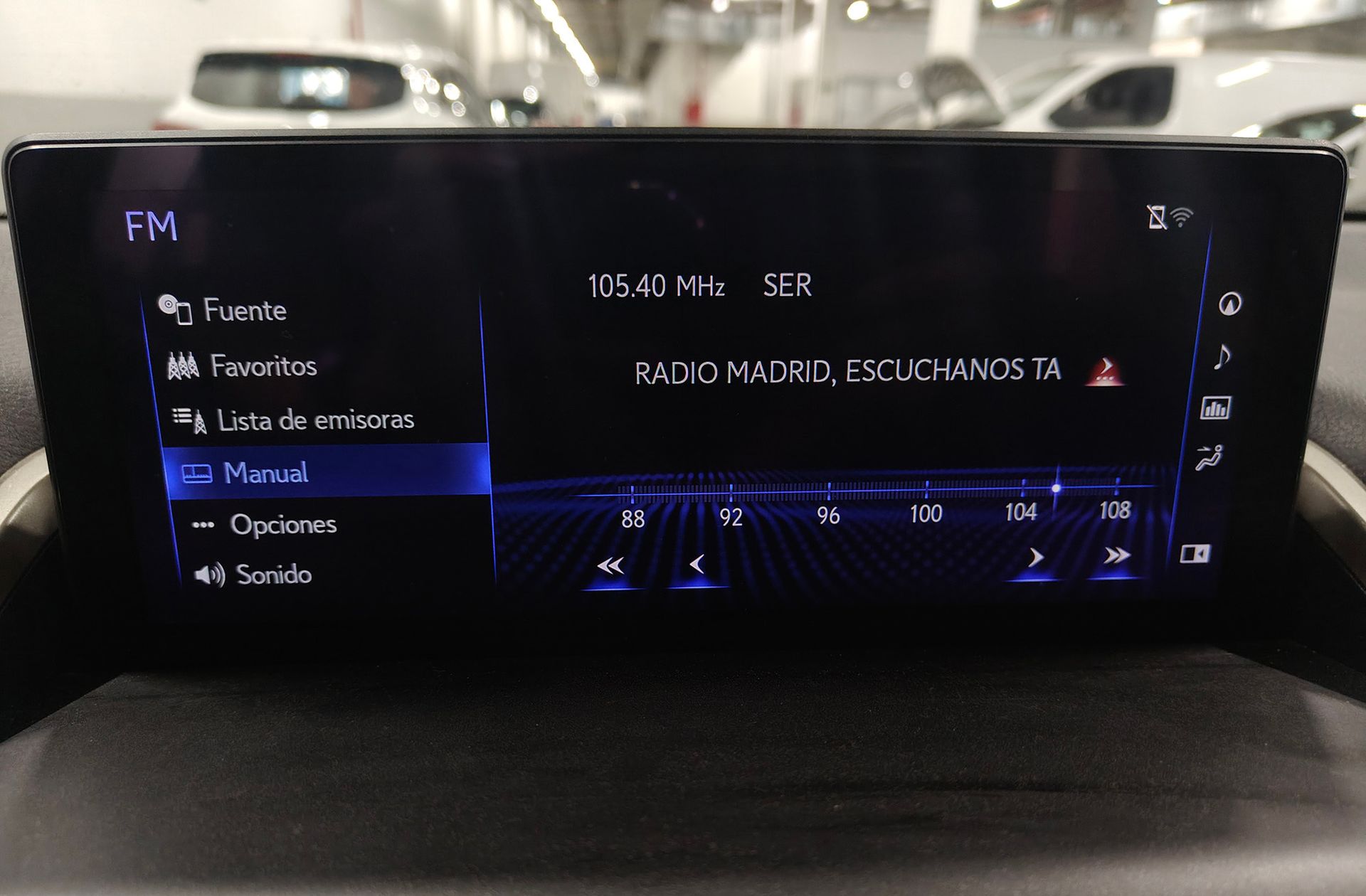 Lexus NX 300h Business Navigation 2WD - foto 36